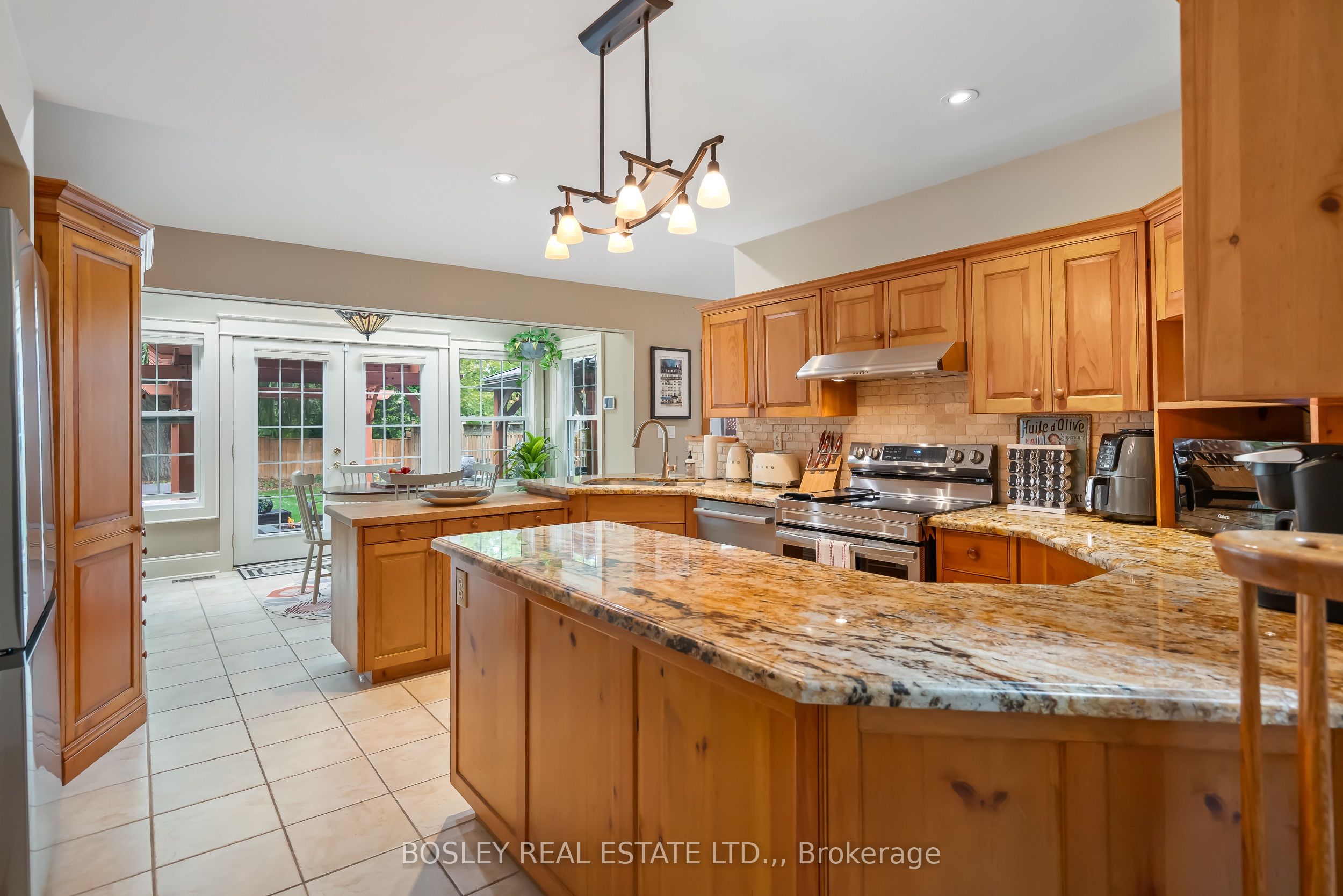 851 CHARLOTTE Street, Niagara-on-the-Lake, ON L0S 1J0 photo 2
