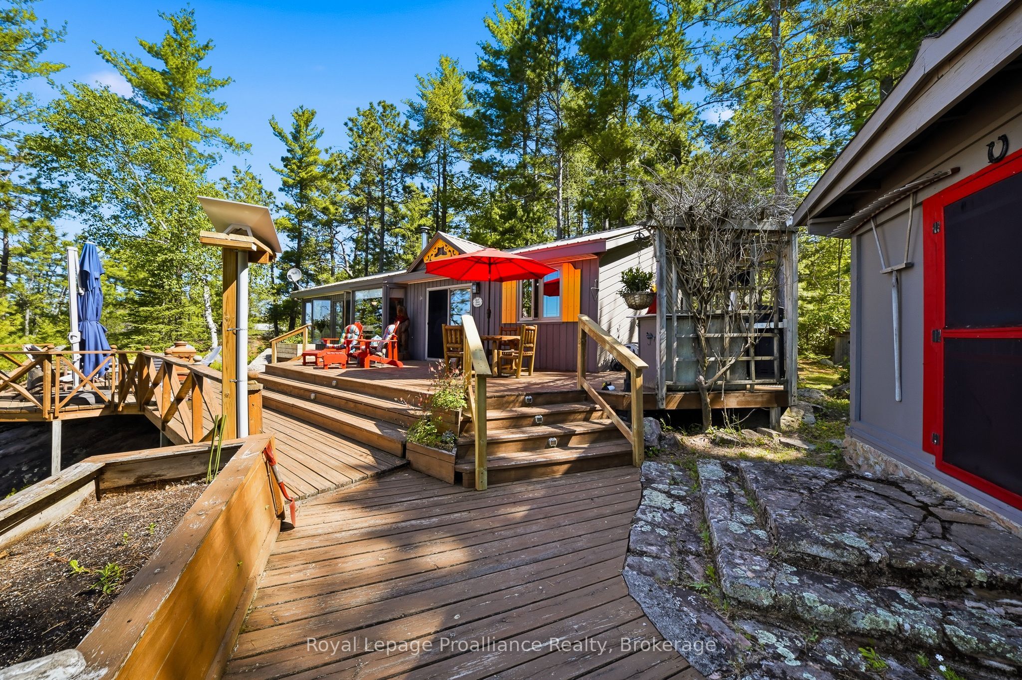 890 Mazinaw Lake, Addington Highlands, ON K0H 1K0 photo 4