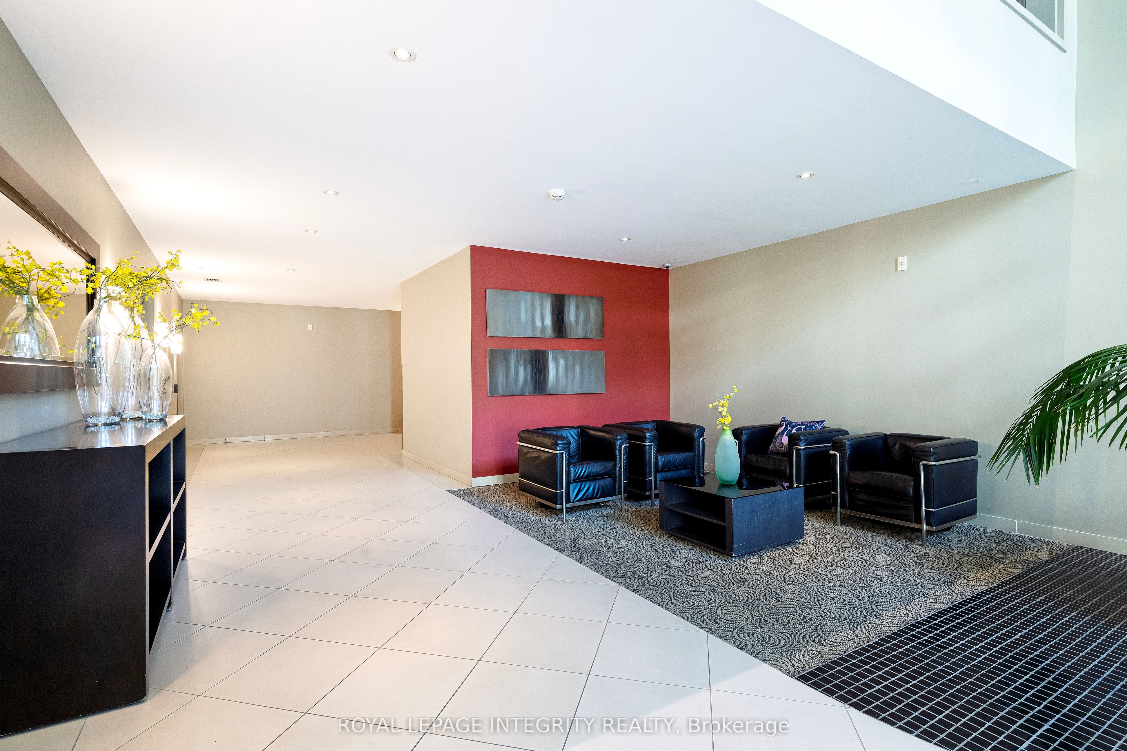 138 Somerset Street 203, Ottawa Centre, ON K2P 0A3 photo 4