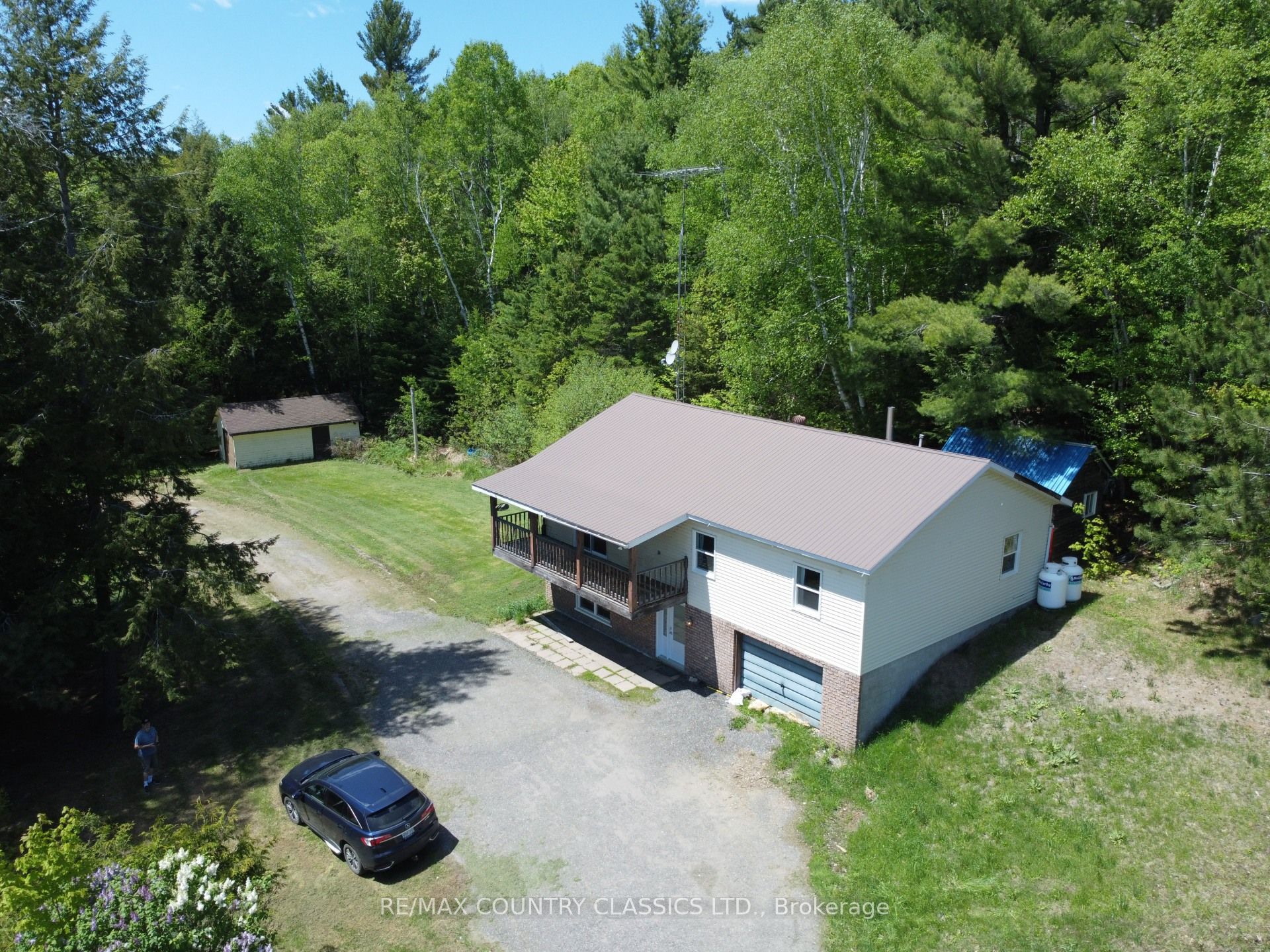 446 Biernacki Mountain Road, Madawaska Valley, ON K0J 1B0 photo 2