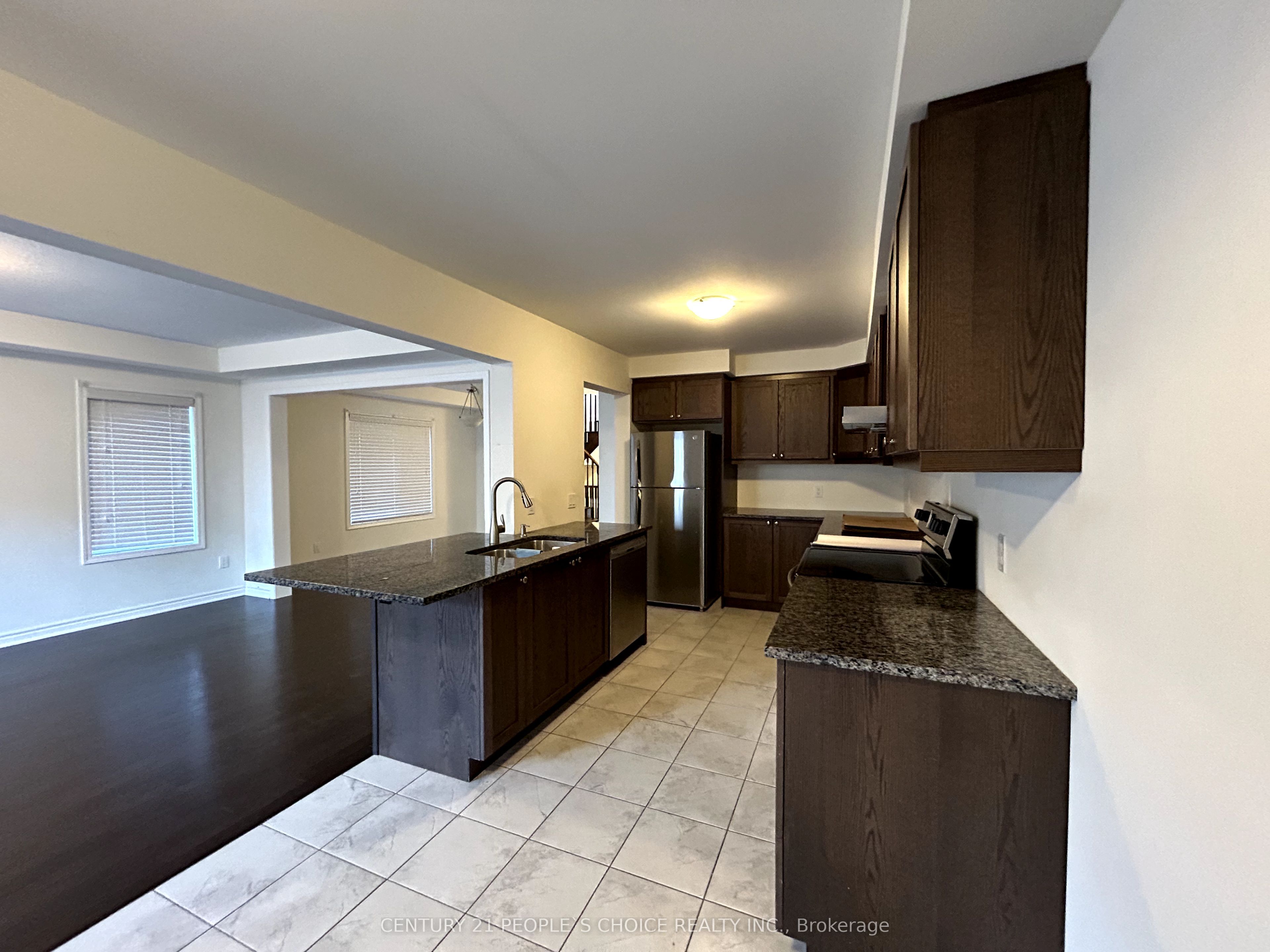 143 Ridge Road 103, Cambridge, ON N3E 0E1 photo 3