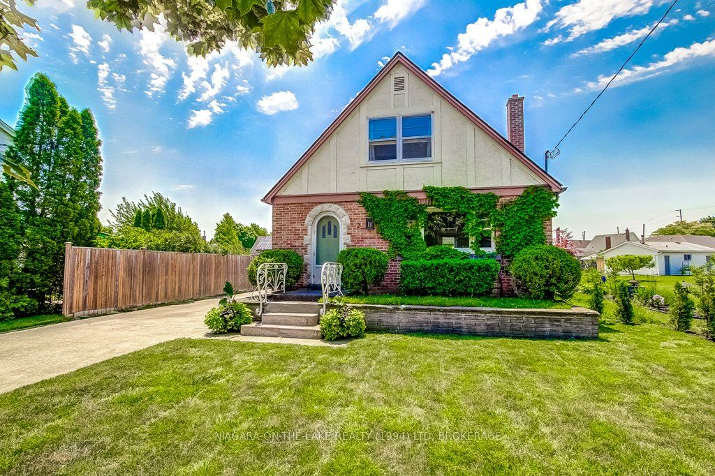 2 Vivian Avenue, St. Catharines, ON L2M 5X7