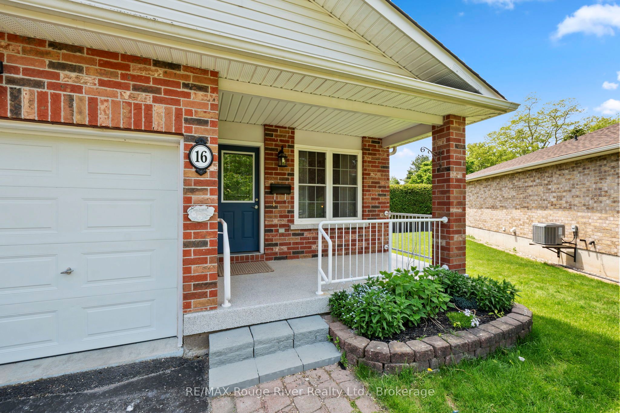 16 Talbot Drive, Port Hope, ON L1A 4L2 photo 2