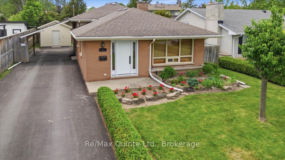 18 Plaza Square, Belleville, ON K8N 4J3