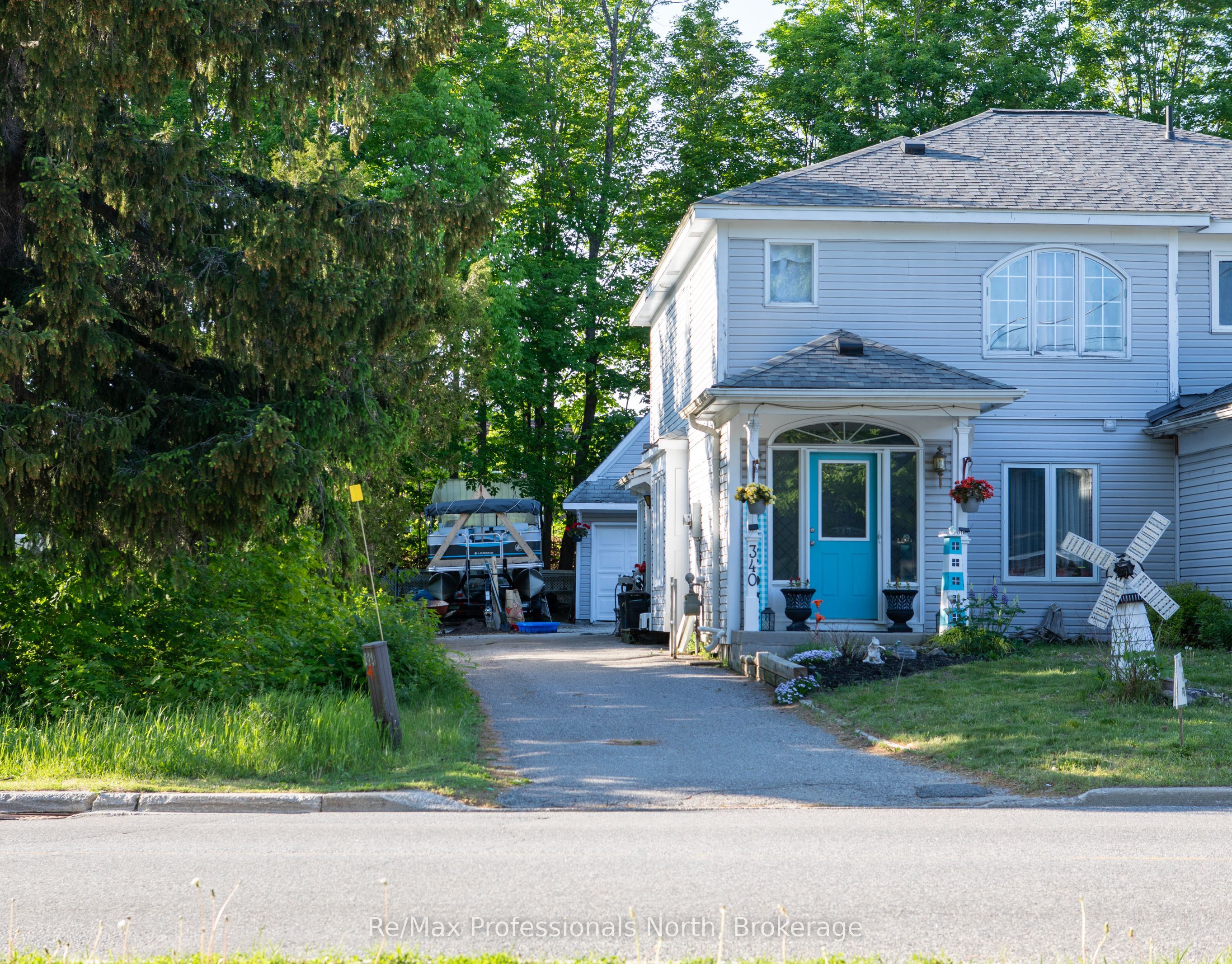 340 James Street W, Gravenhurst, ON P1P 1J7 photo 2