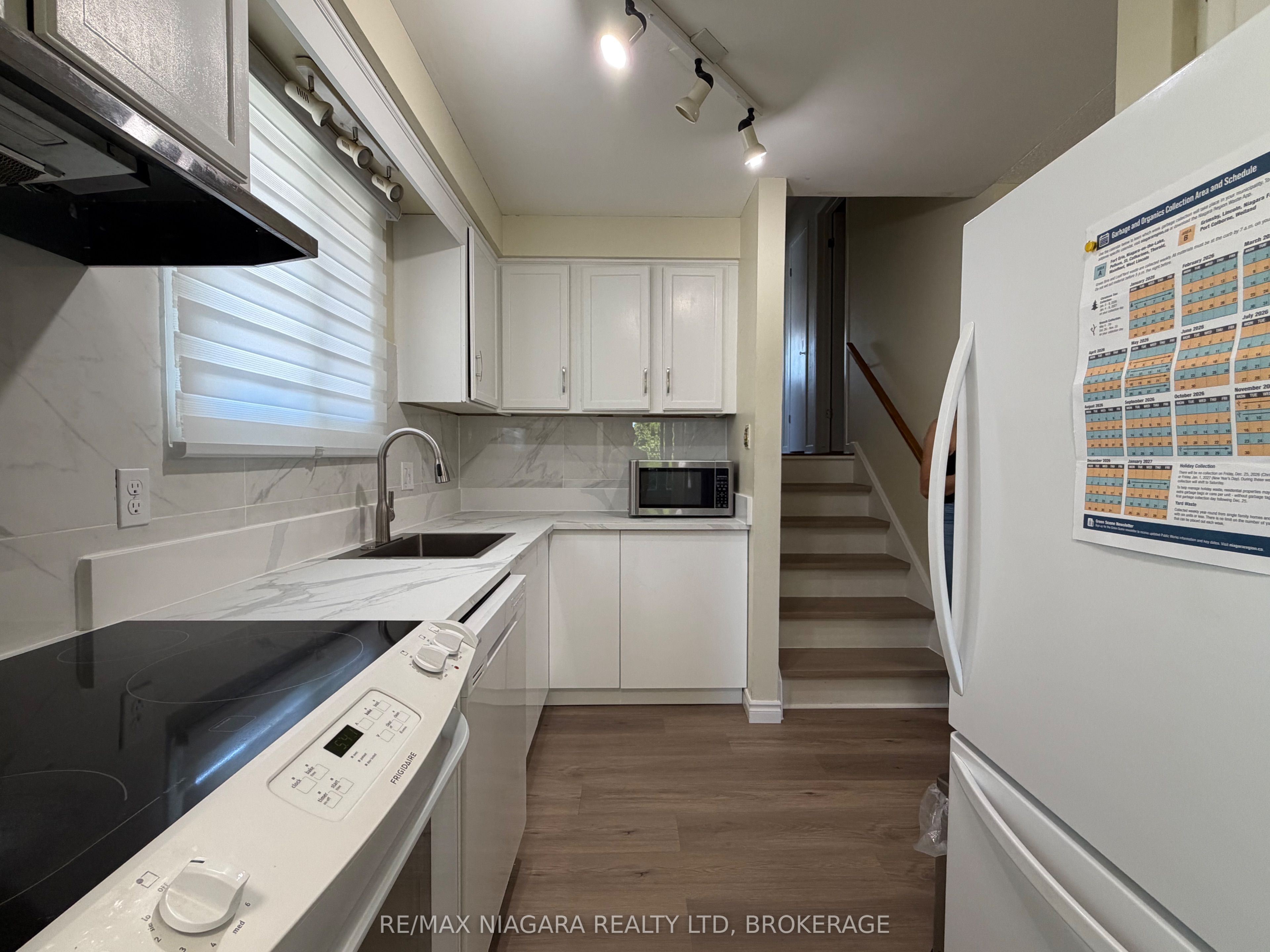 27 Nottingham Court UPPER, Welland, ON L3C 5X4 photo 3