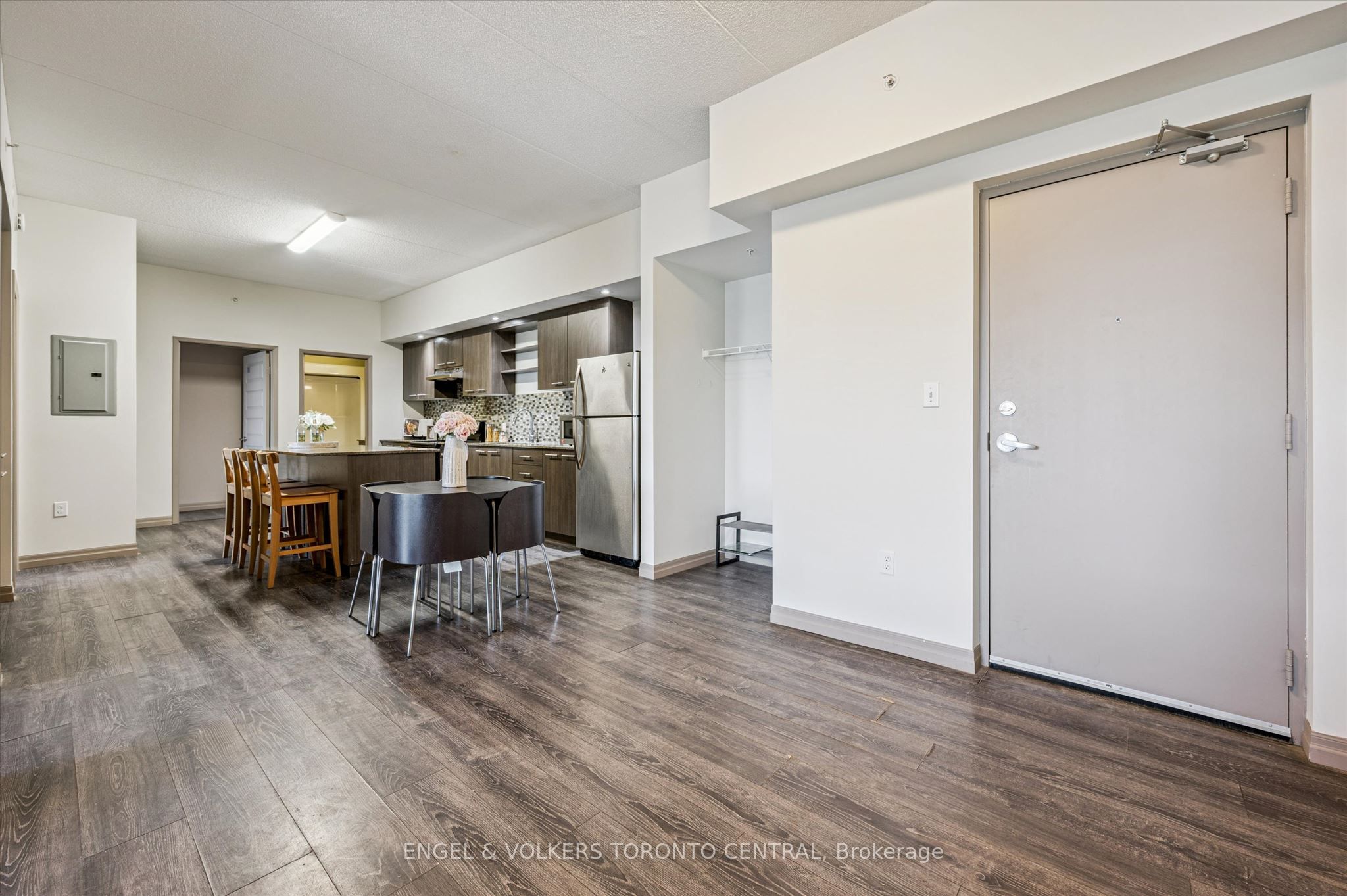 8 Hickory Street W 1004, Waterloo, ON N2L 3H6 photo 5
