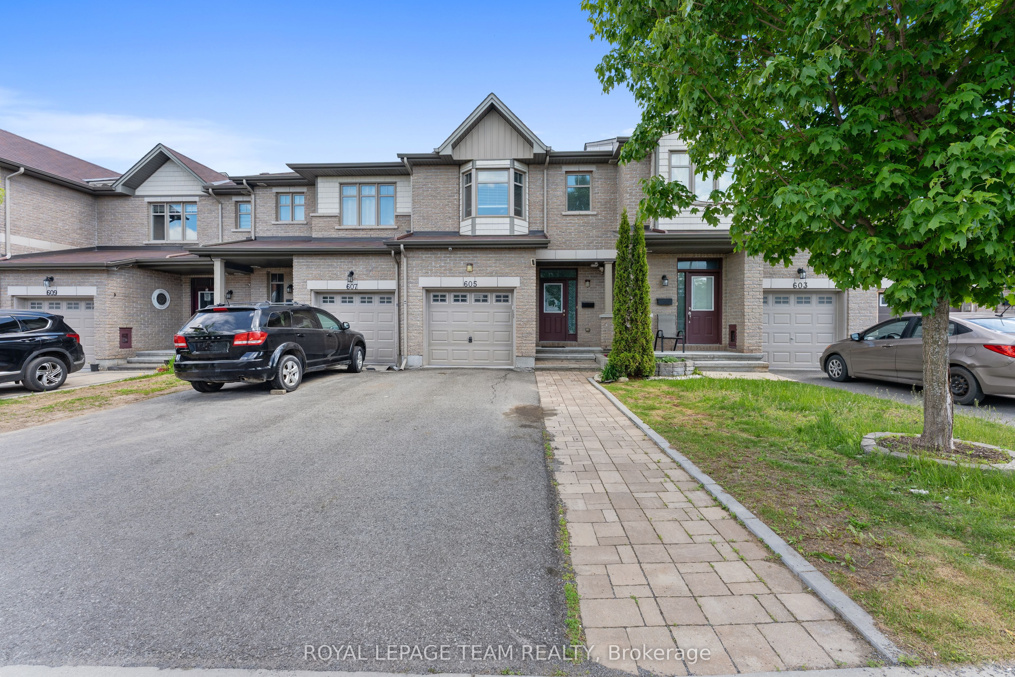 605 Sunburst Street, Leitrim, ON K1T 0L1