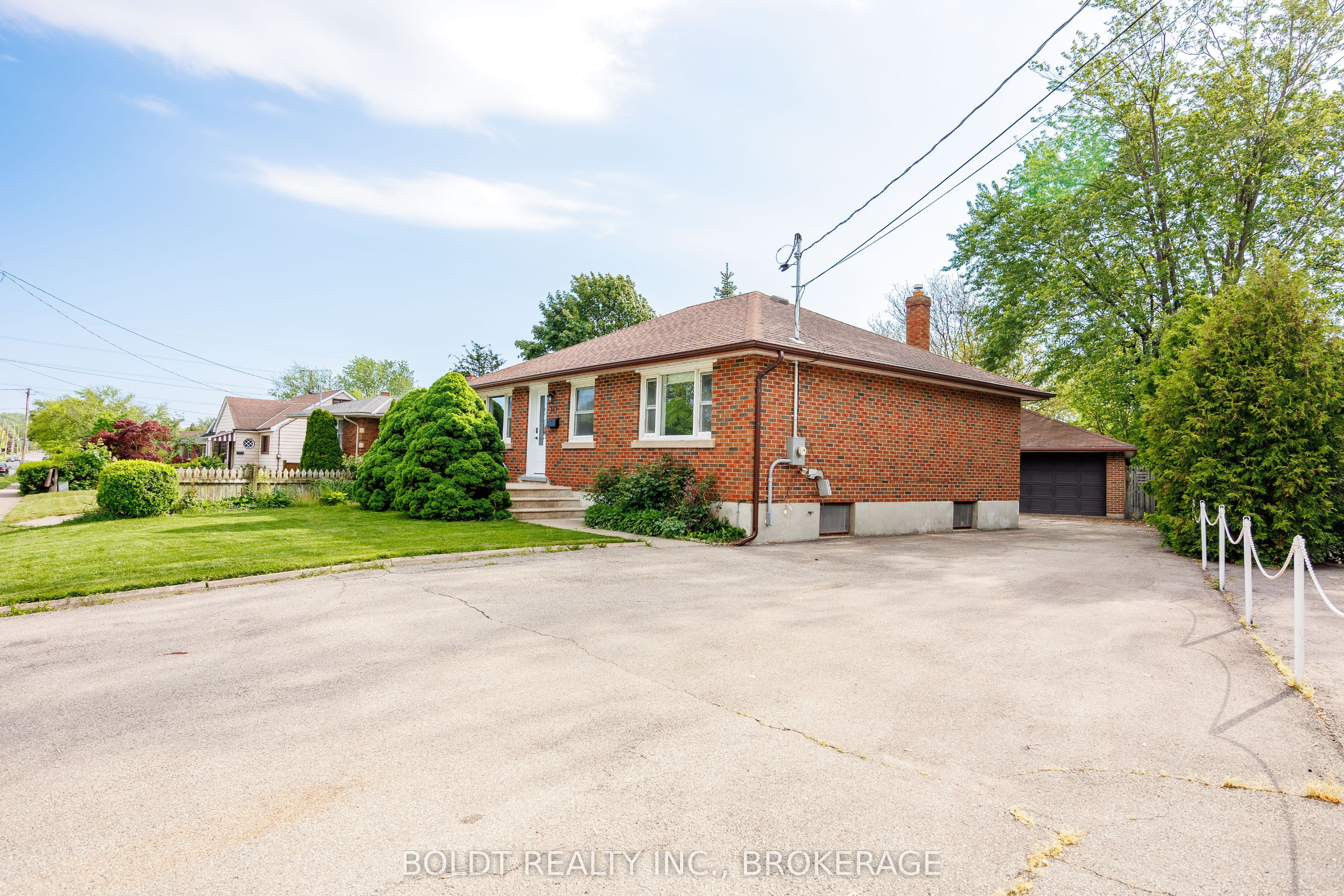 127 Louth Street Unit#1, St. Catharines, ON L2S 2T8 photo 3