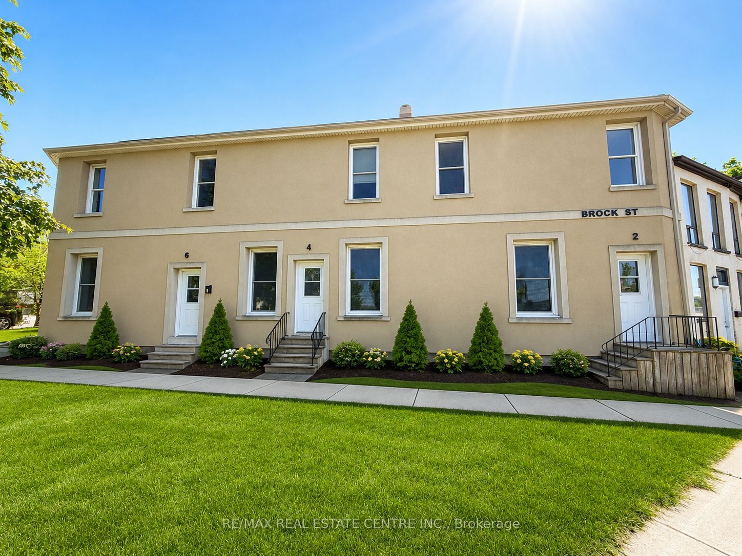 2 Brock Street, Hamilton, ON L8L 8C5