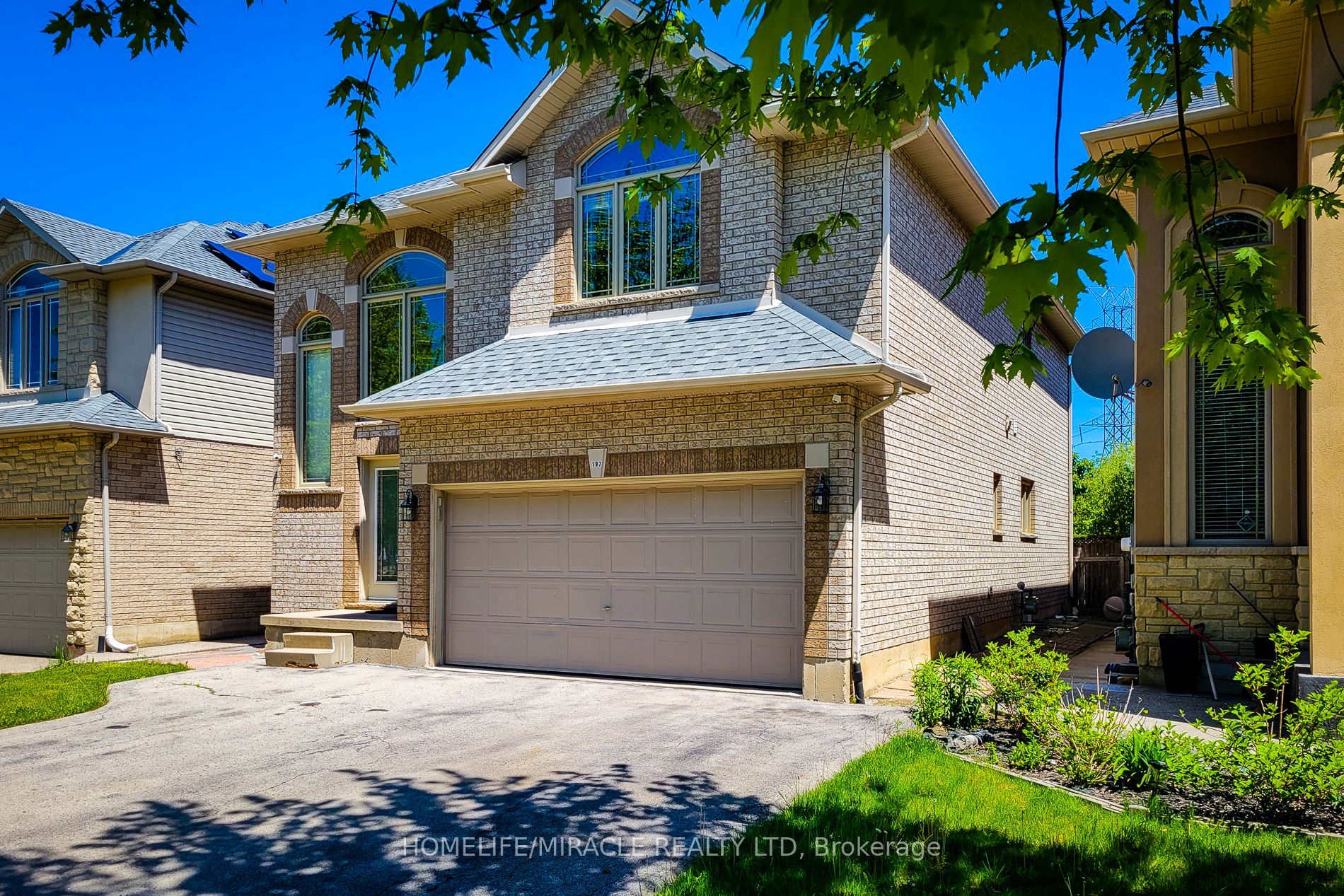 197 Cloverleaf Drive, Hamilton, ON L9K 1T4 photo 2