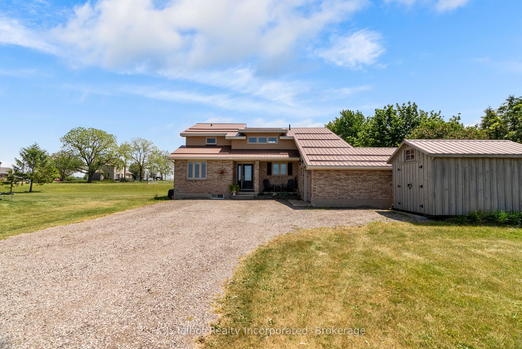 83054 Corrins Line, Ashfield-Colborne-Wawanosh, ON N7A 3Y3 photo 2