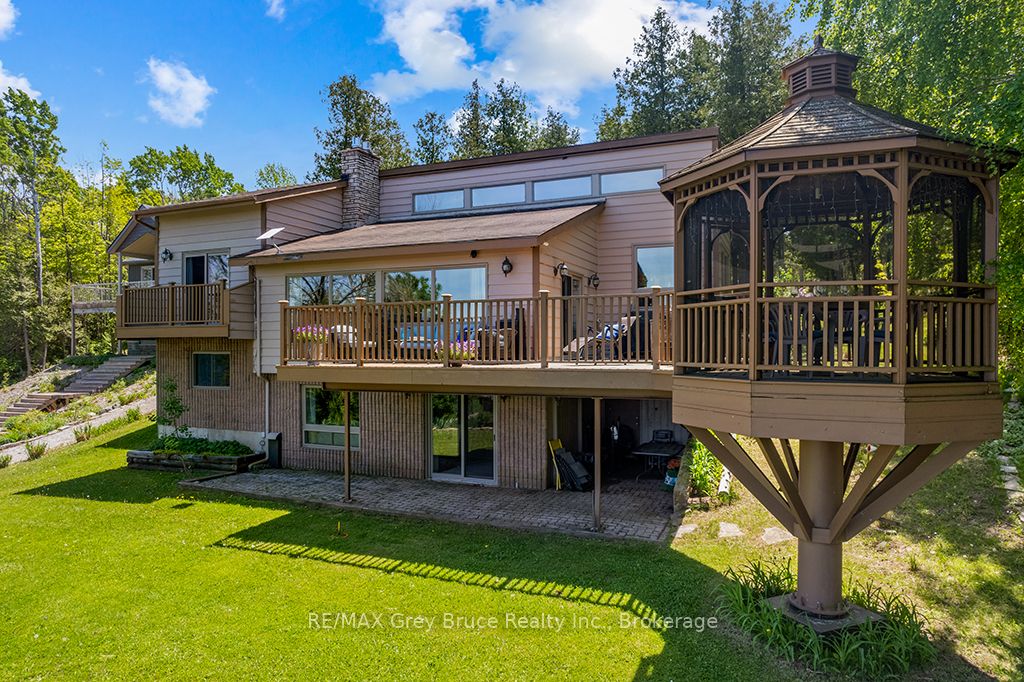 121 Ivy Drive, Georgian Bluffs, ON N0H 2T0