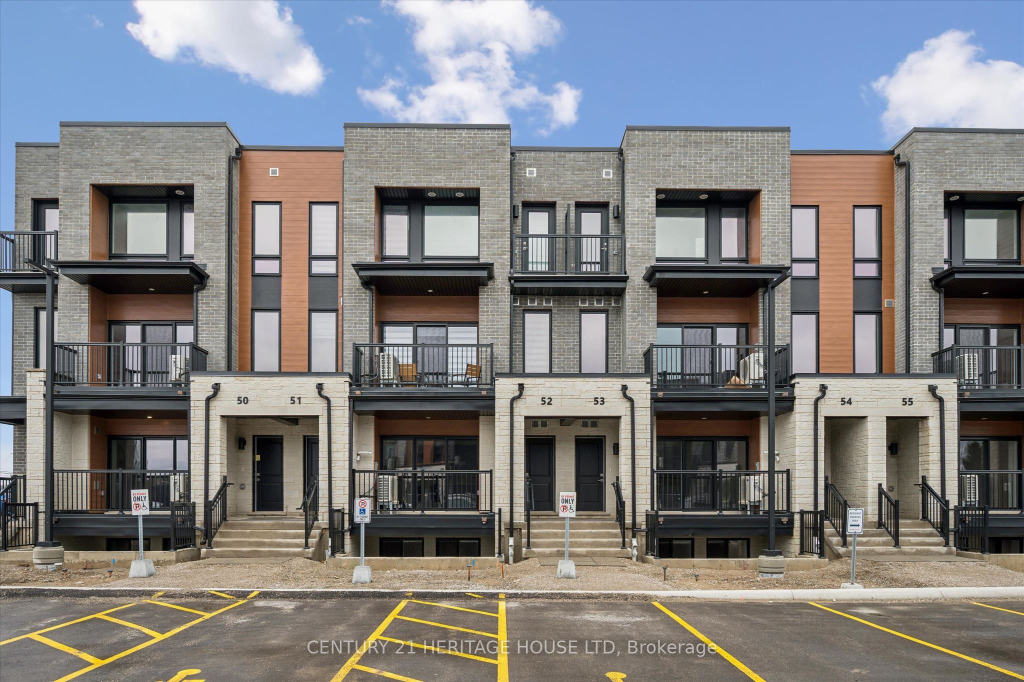 525 Erinbrook Drive C052, Kitchener, ON N2E 3T1