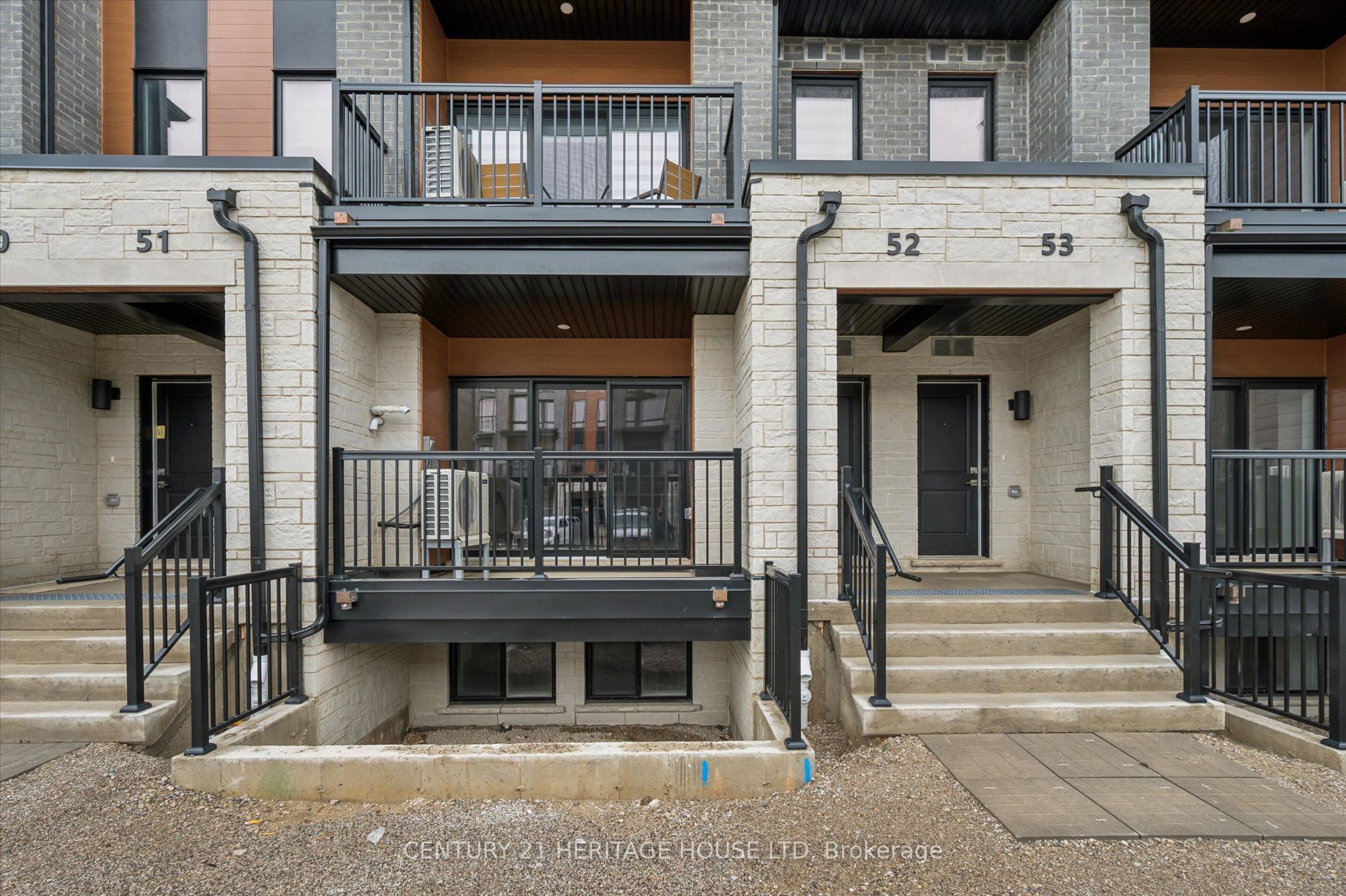 525 Erinbrook Drive C052, Kitchener, ON N2E 3T1 photo 2