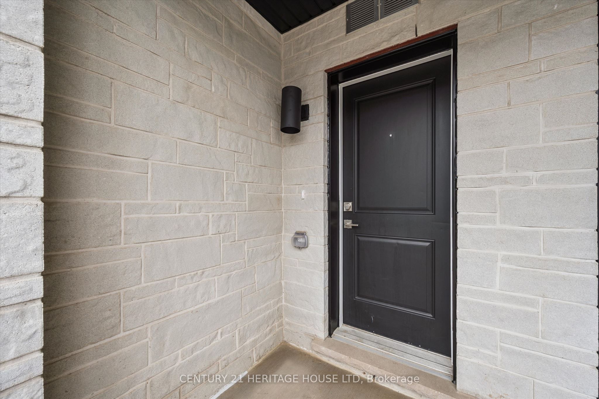 525 Erinbrook Drive C052, Kitchener, ON N2E 3T1 photo 3