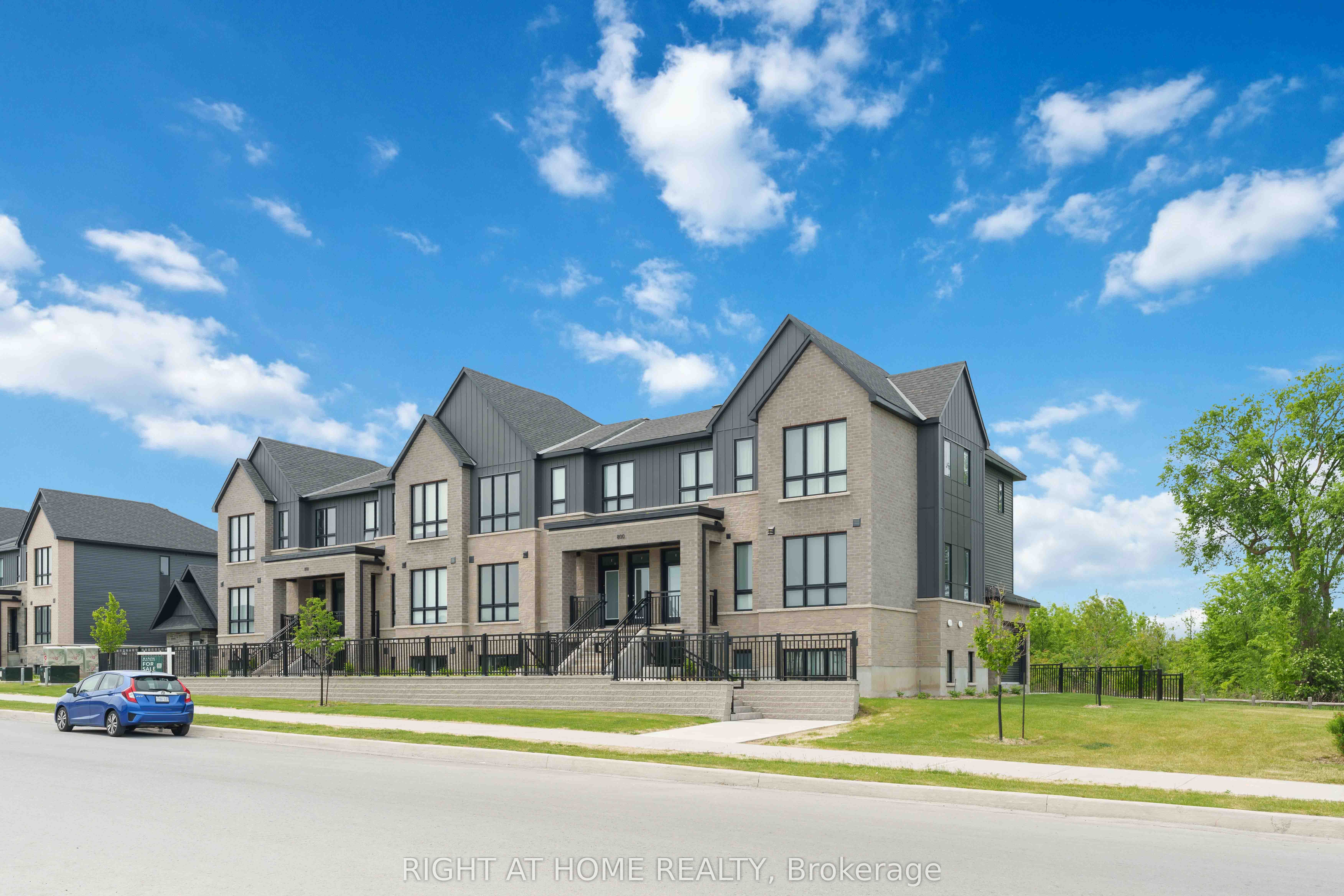 800 Roger Griffiths Avenue D, Kanata, ON K2S 3A9