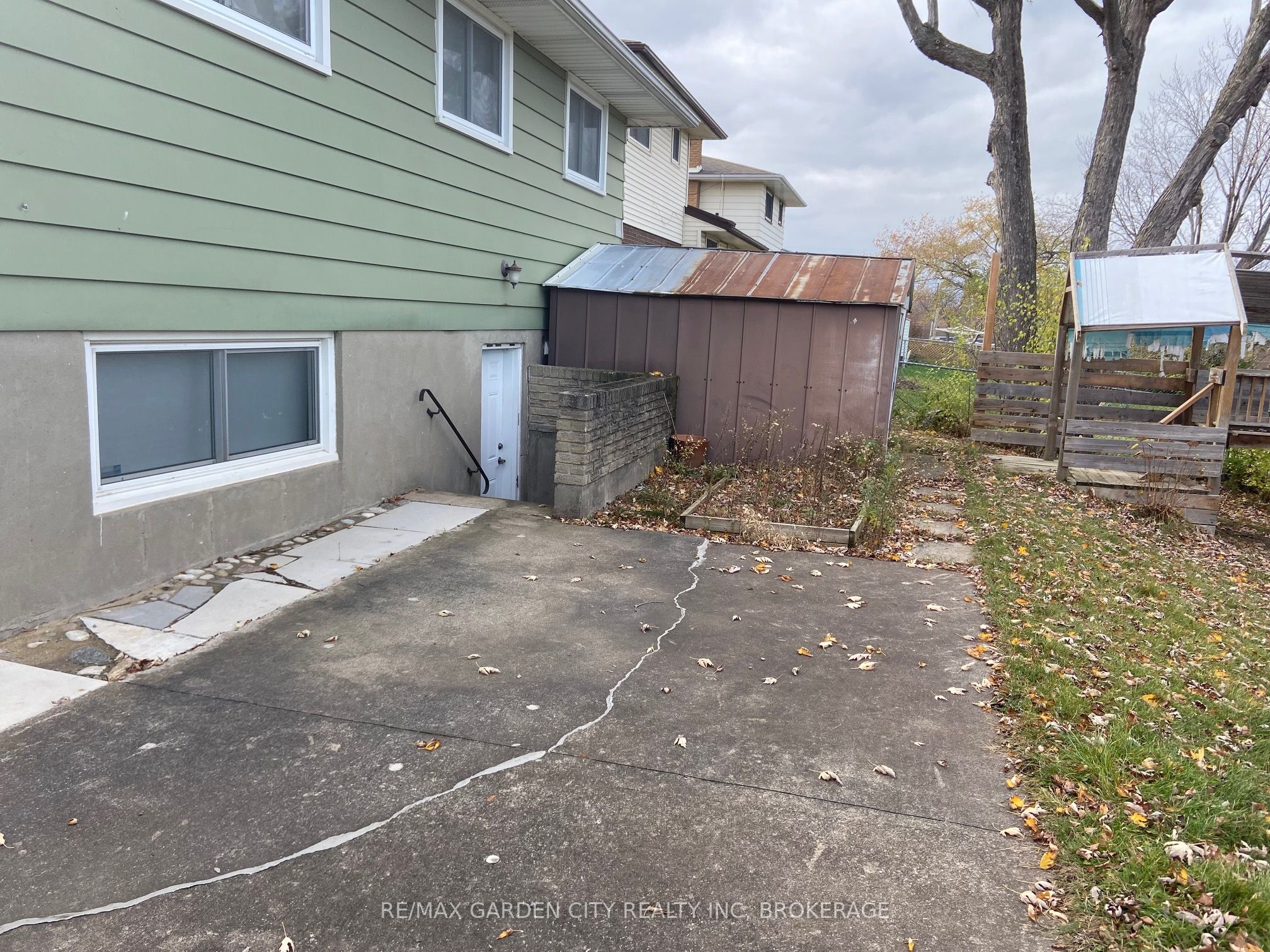 9 STONEGATE Drive Lower, St. Catharines, ON L2P 3K9 photo 4