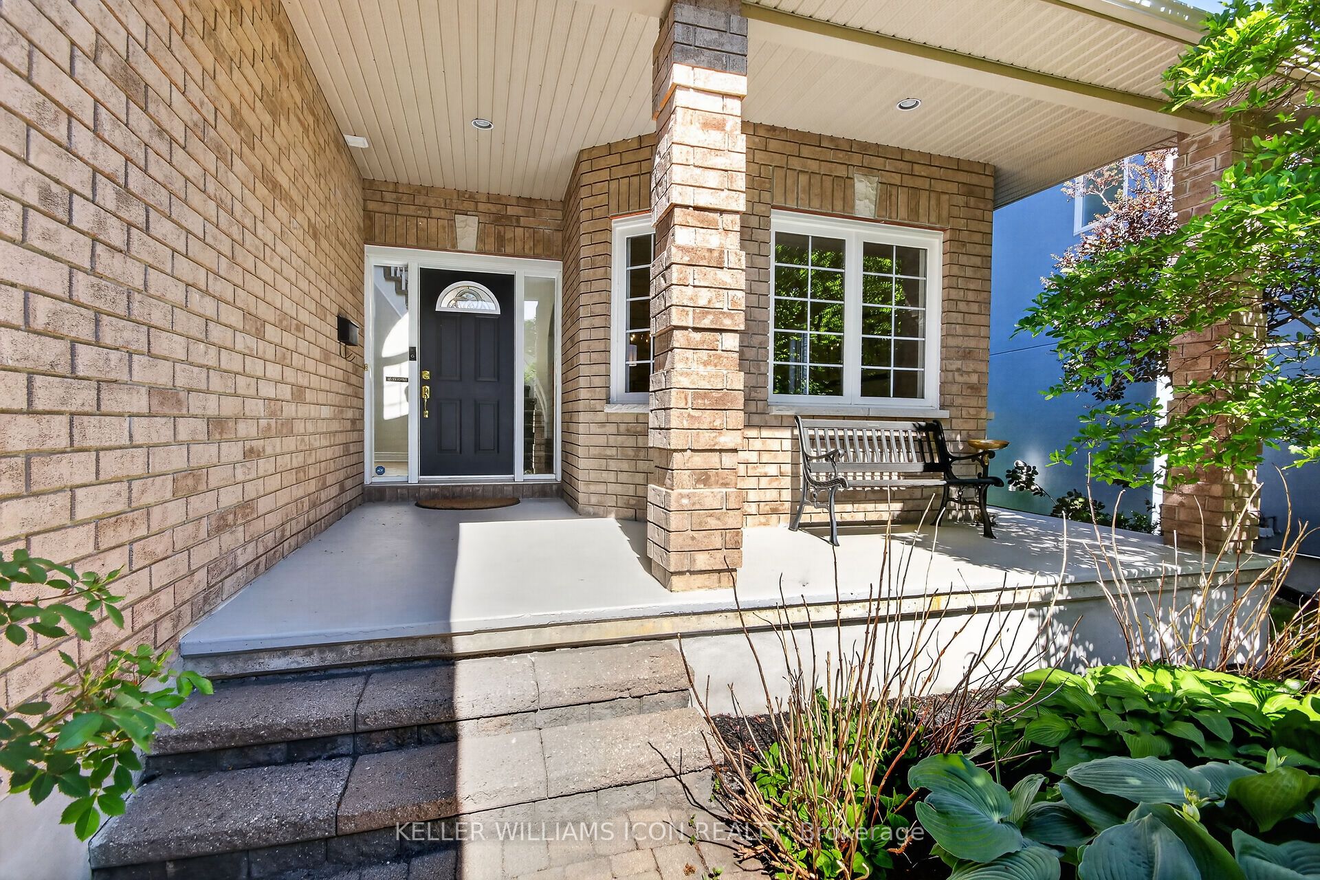 136 Shaughnessy Crescent, Kanata, ON K2K 2N3 photo 2