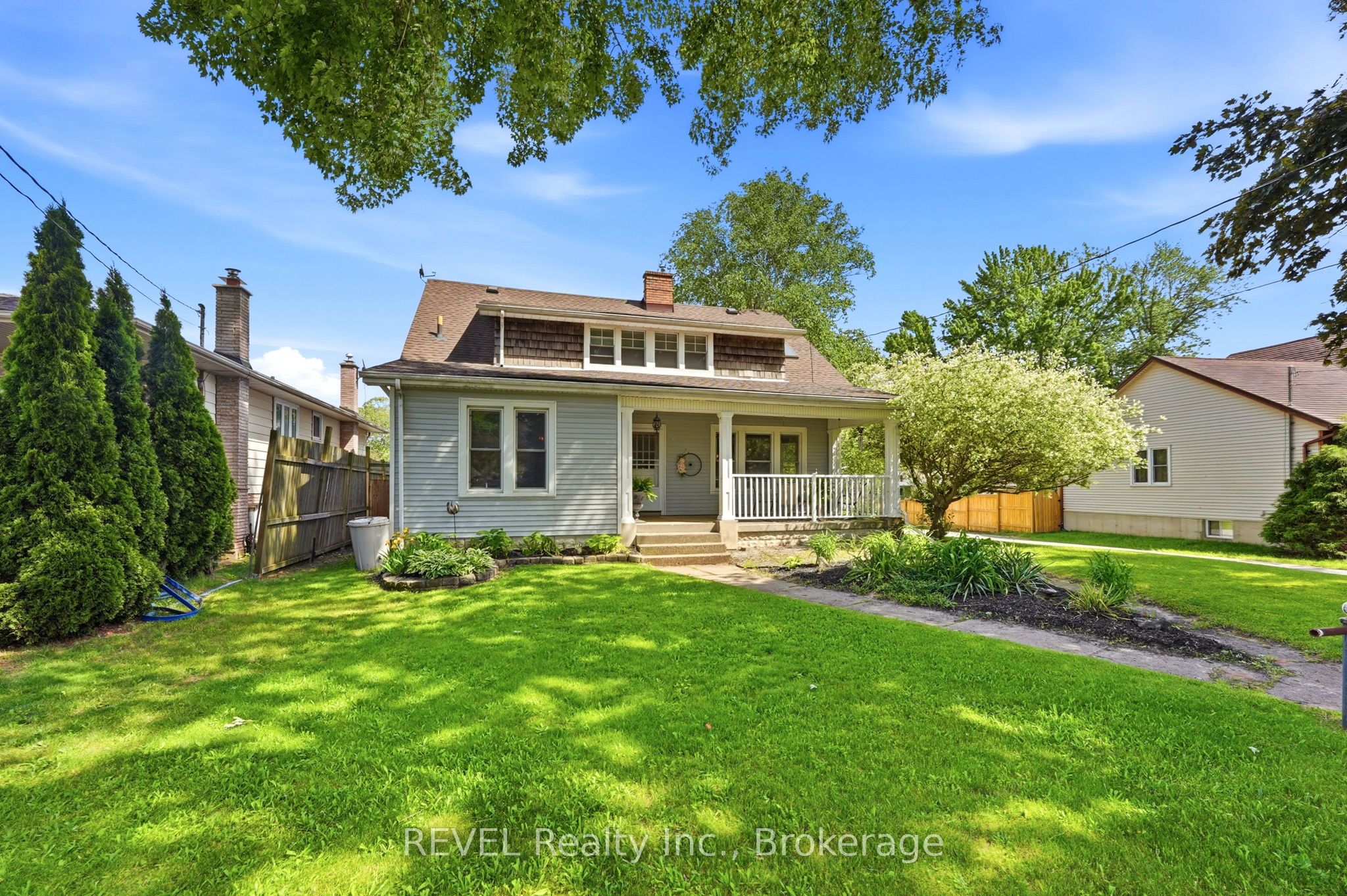2732 Portage Road, Niagara Falls, ON L2J 2J3