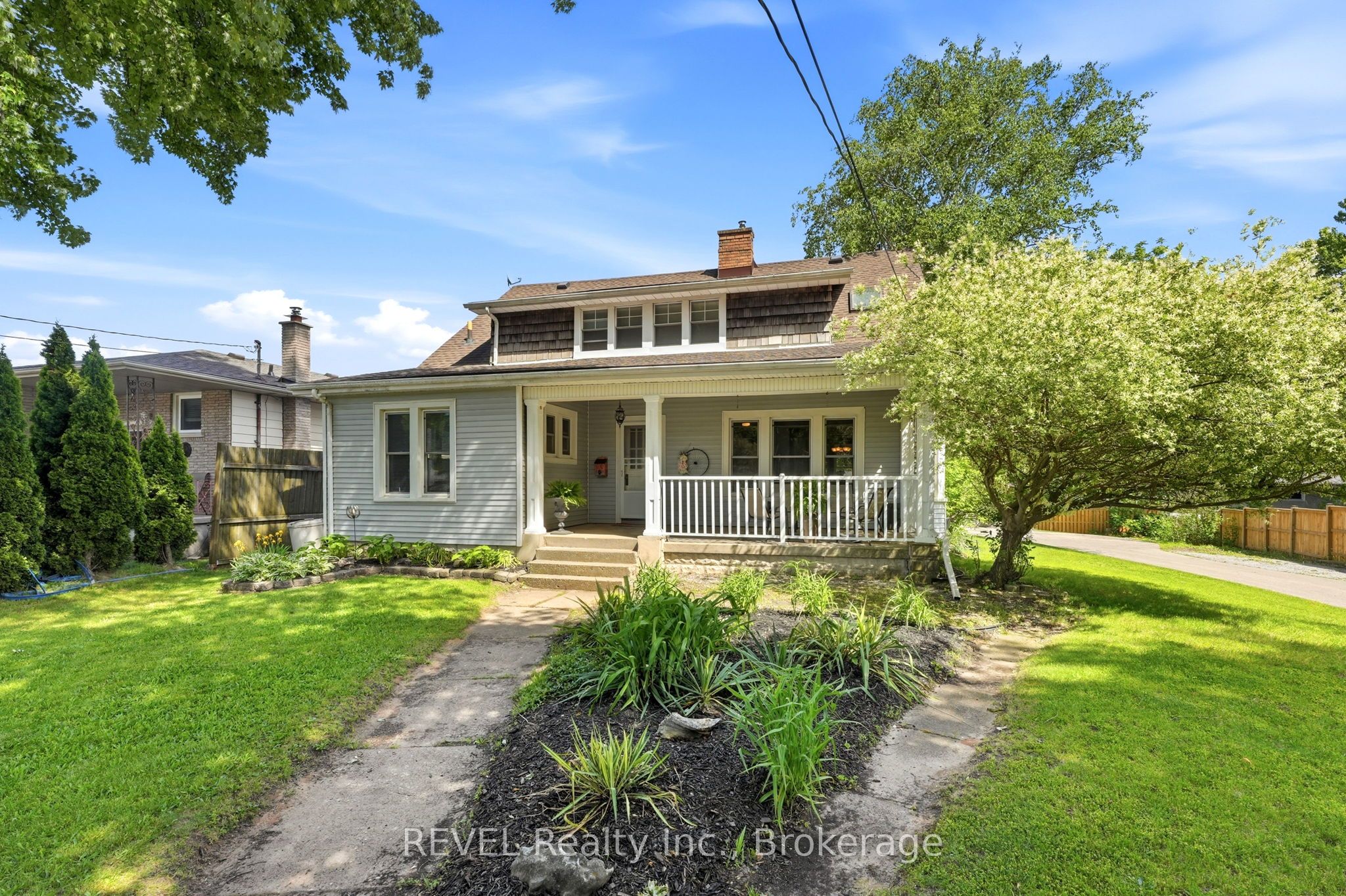 2732 Portage Road, Niagara Falls, ON L2J 2J3 photo 2