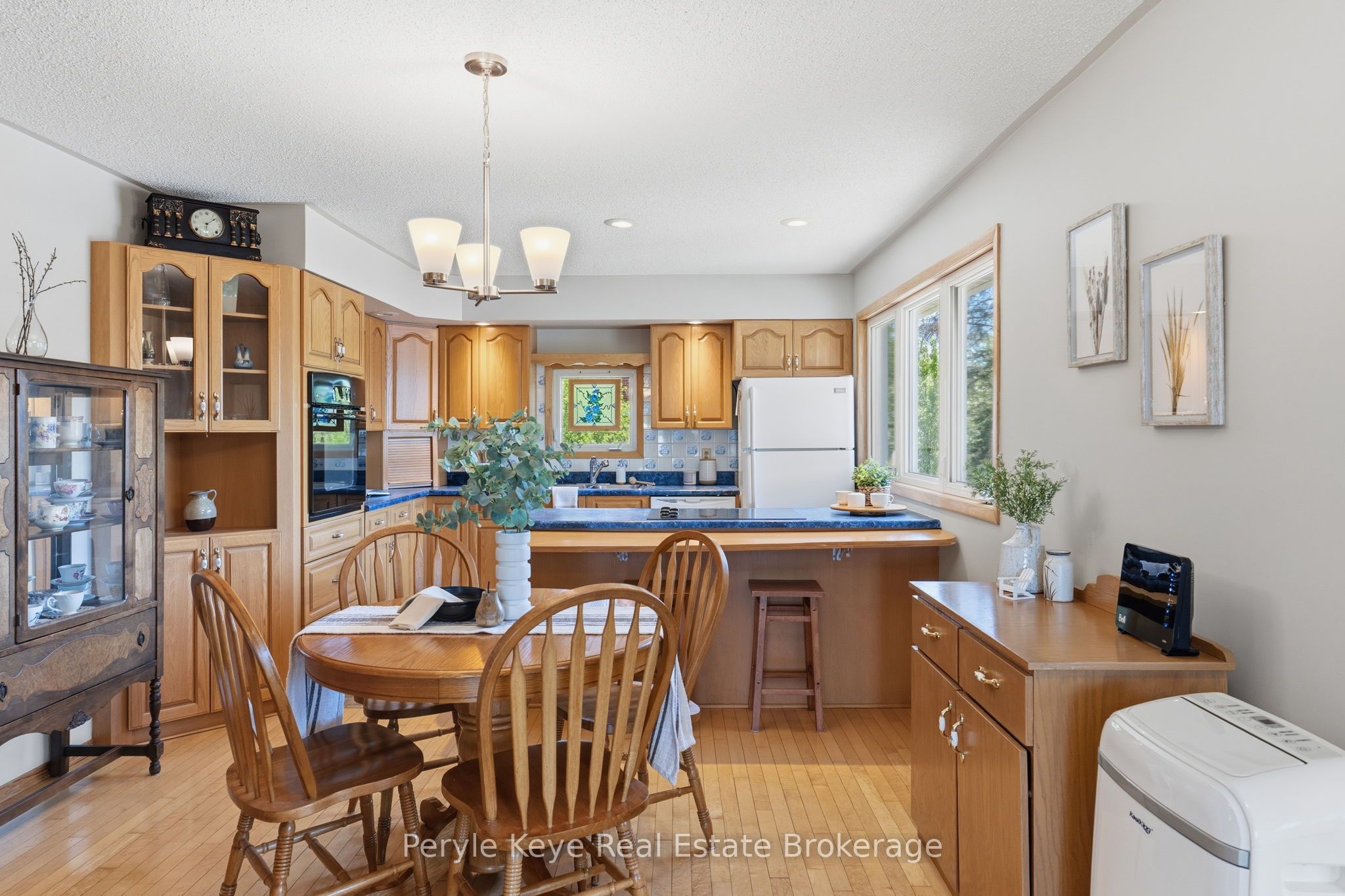 81 Miller Street, Magnetawan, ON P0A 1P0 photo 4