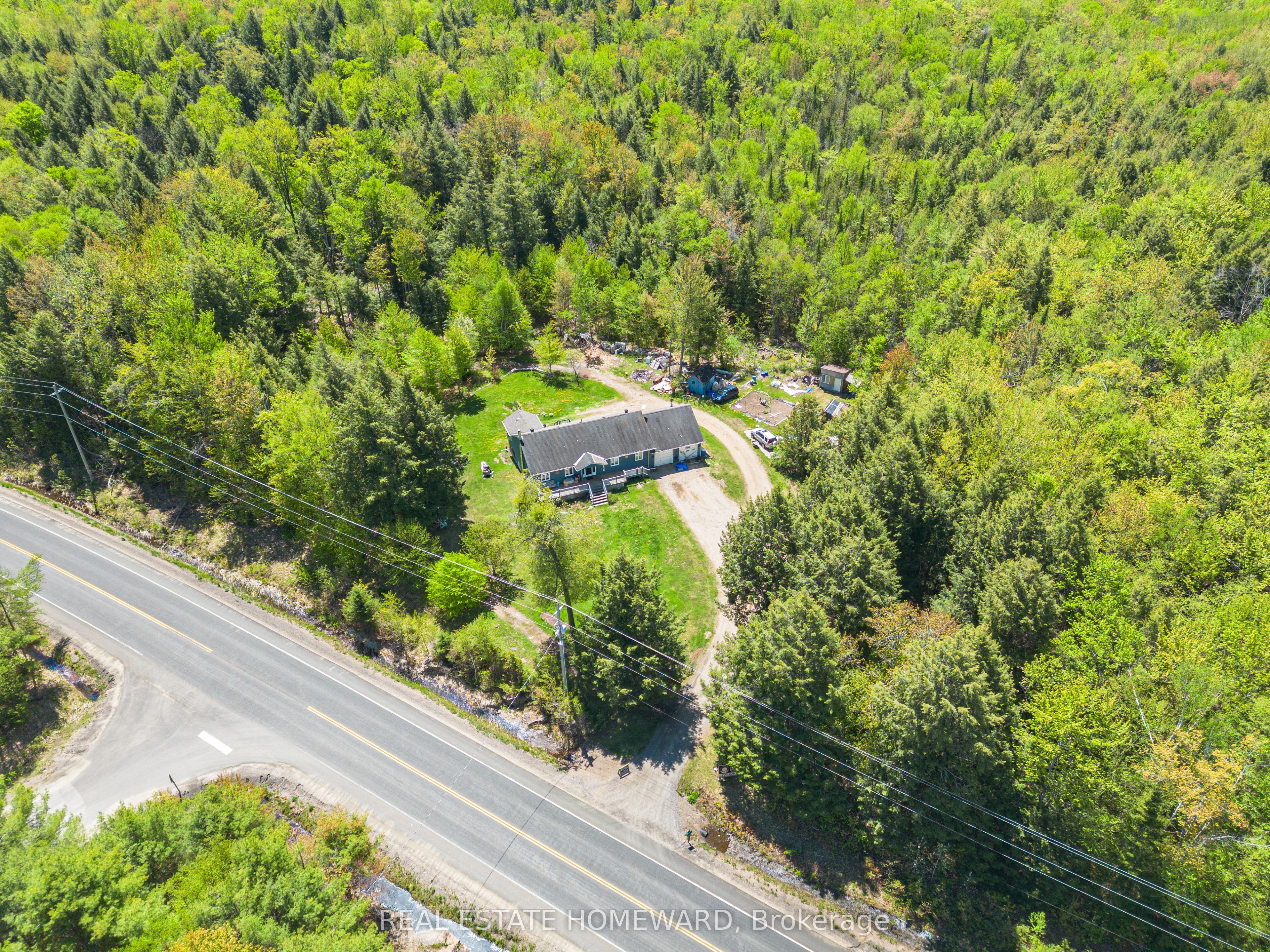 2928 118 Highway E, Bracebridge, ON P1P 1R3