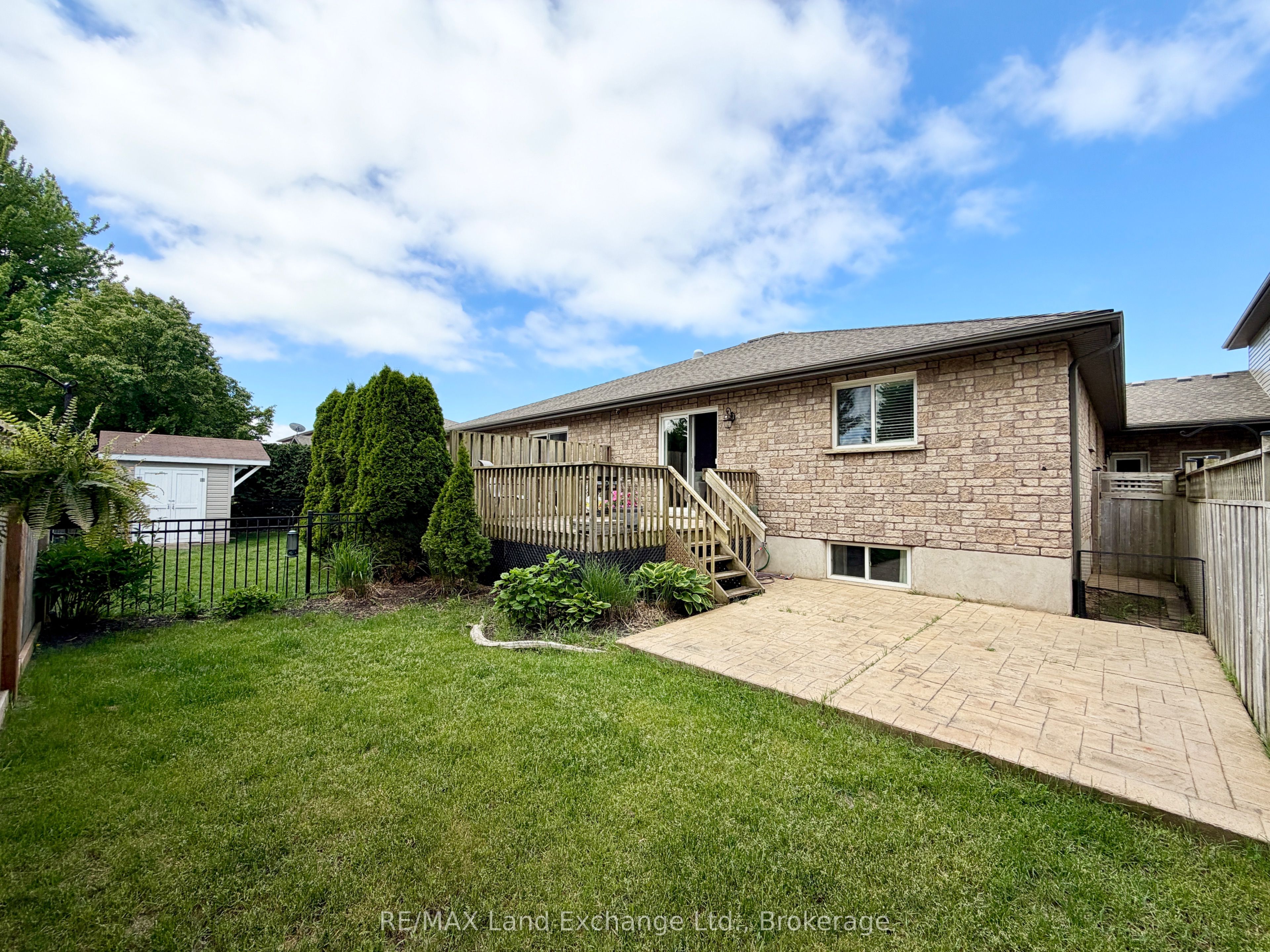219 Stickel Street, Saugeen Shores, ON N0H 2C1 photo 2