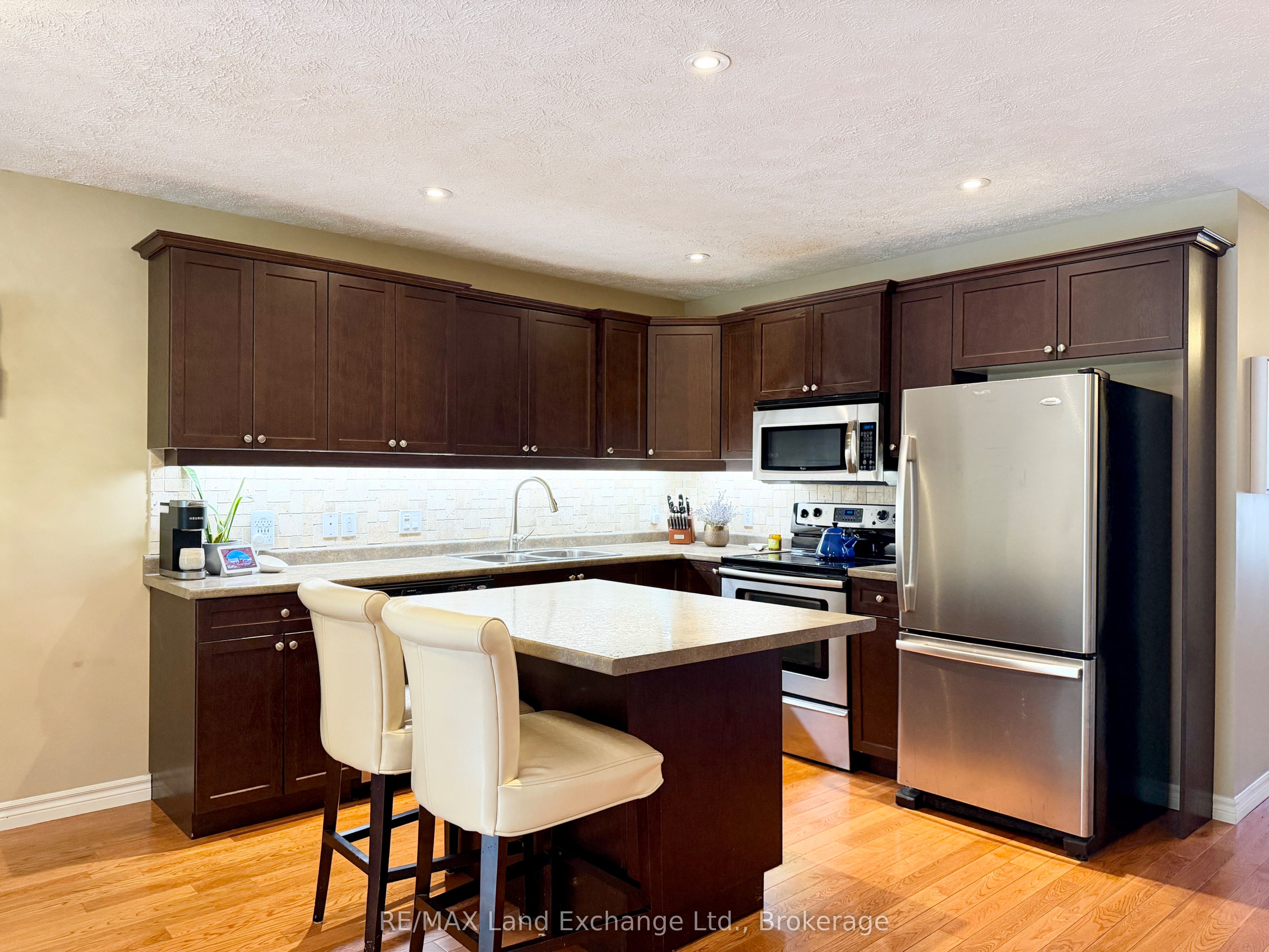 219 Stickel Street, Saugeen Shores, ON N0H 2C1 photo 5