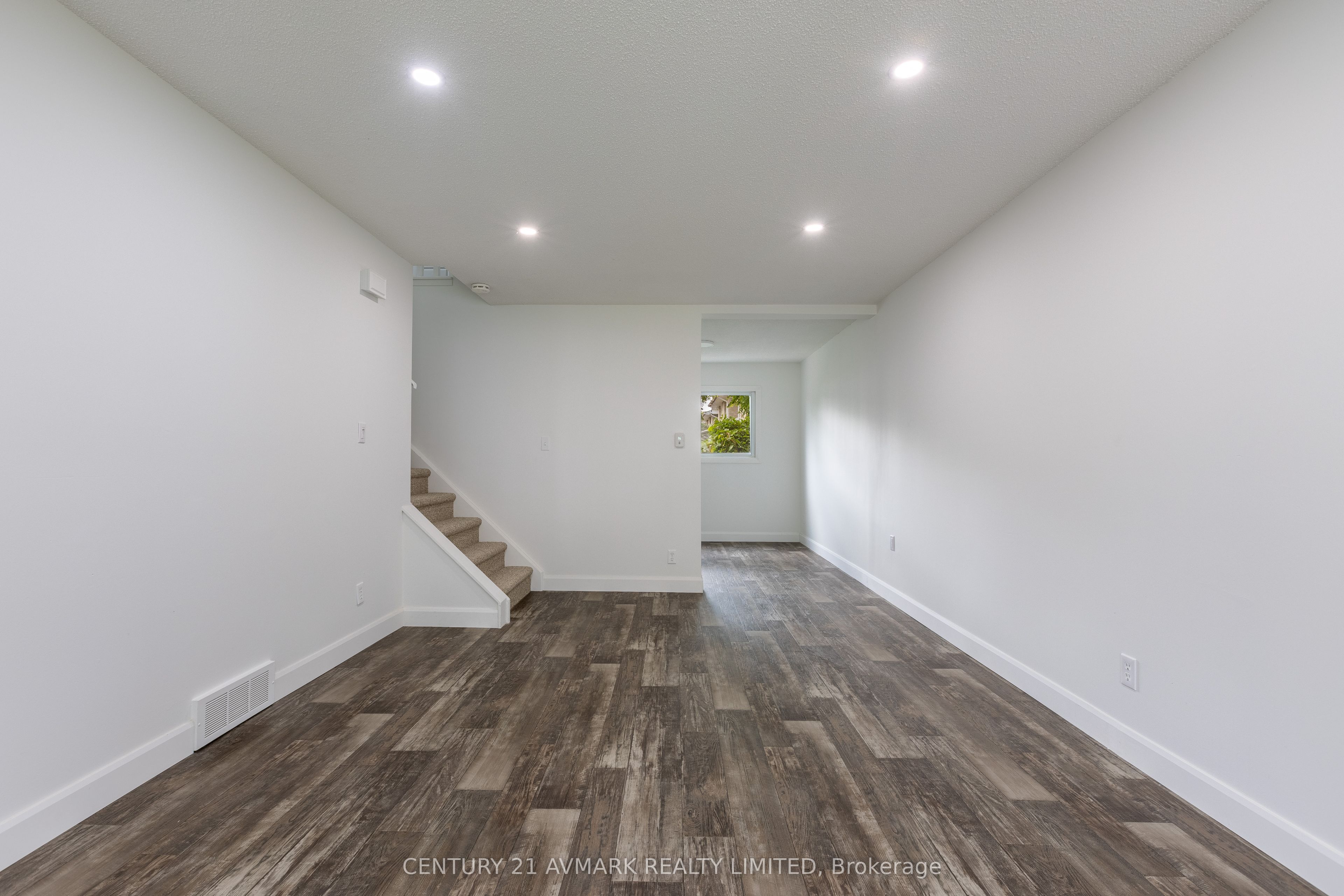 111 Northgate Drive, Welland, ON L3C 5Y3 photo 4