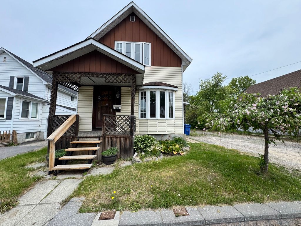 1528 Cassells Street, North Bay, ON P1B 4C4