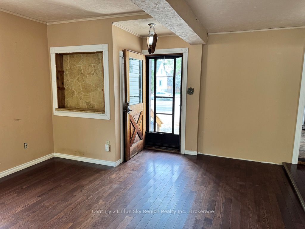 1528 Cassells Street, North Bay, ON P1B 4C4 photo 2
