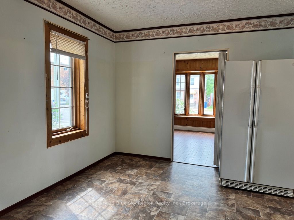 1528 Cassells Street, North Bay, ON P1B 4C4 photo 5