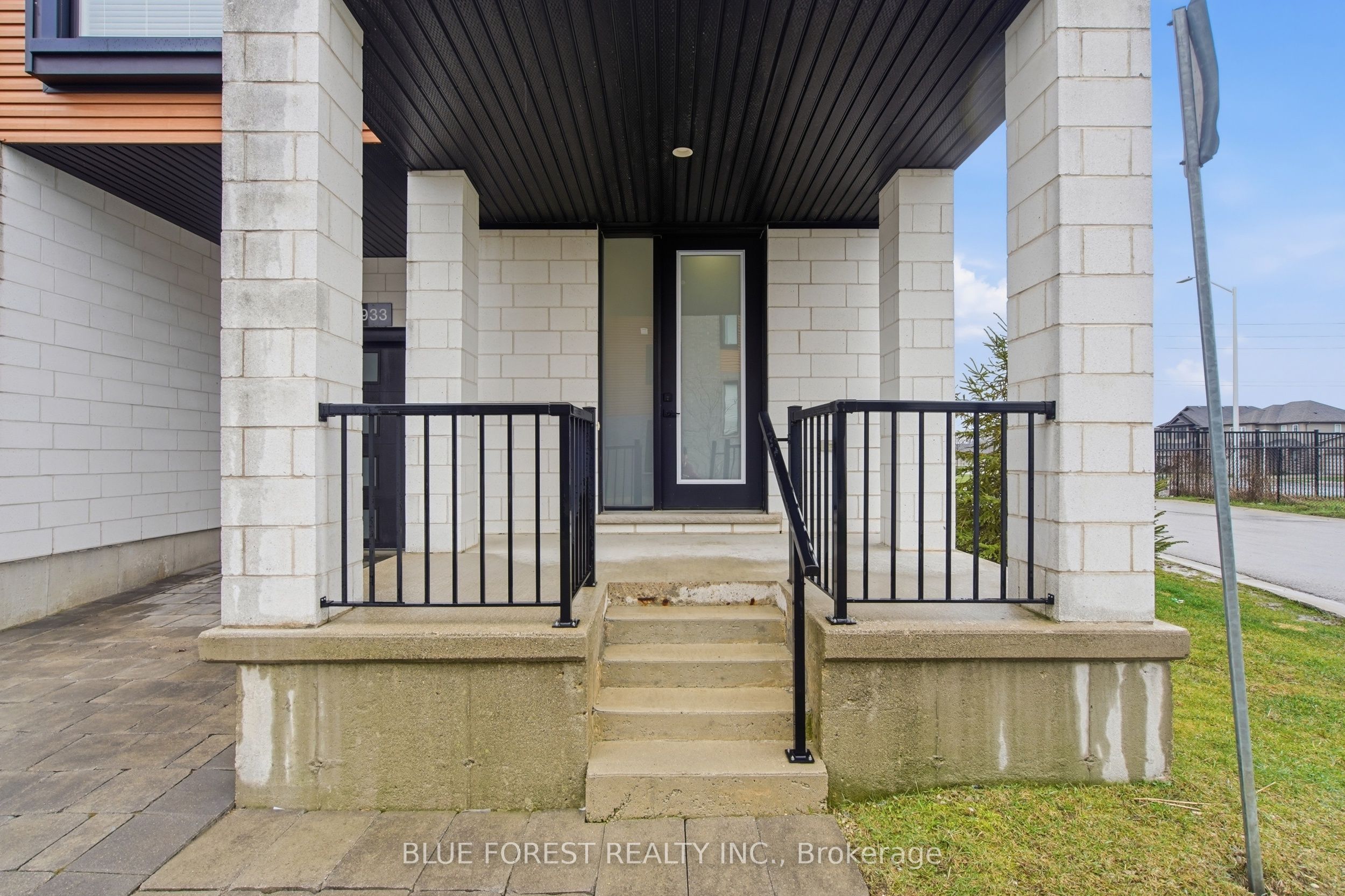 933 Sarnia Road, London North, ON N6H 0J7 photo 4