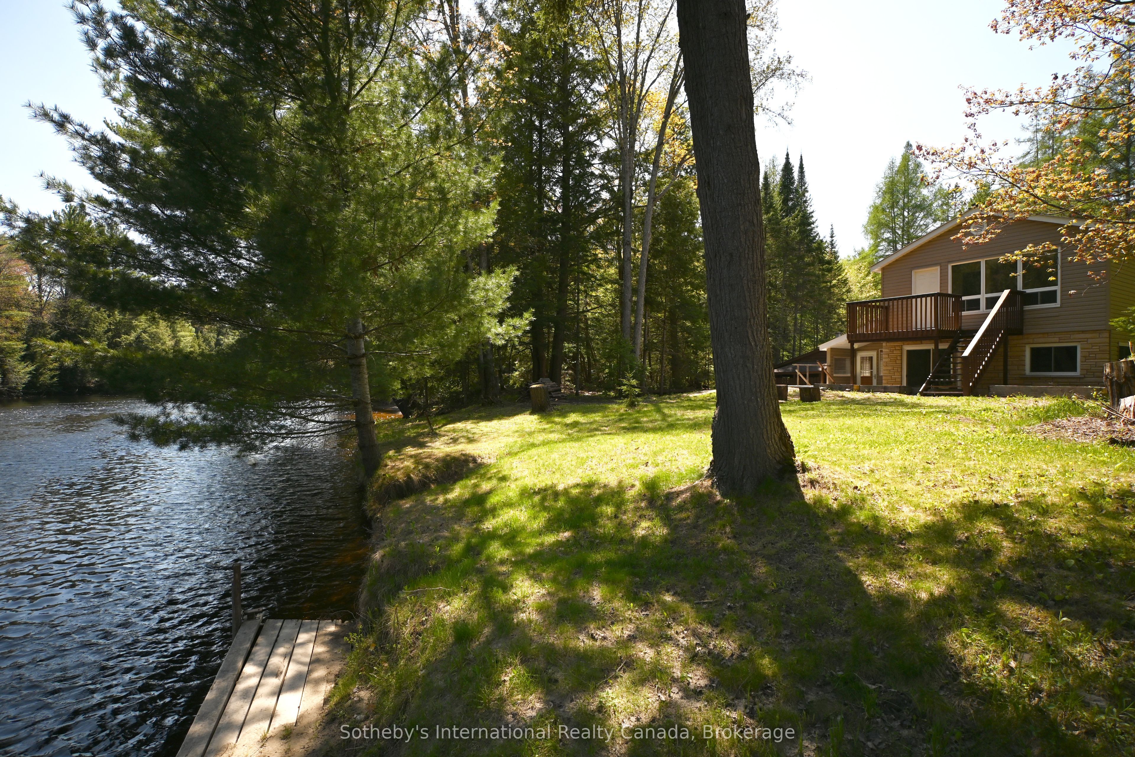 1072 Holiday Park Drive, Bracebridge, ON P1L 1W9
