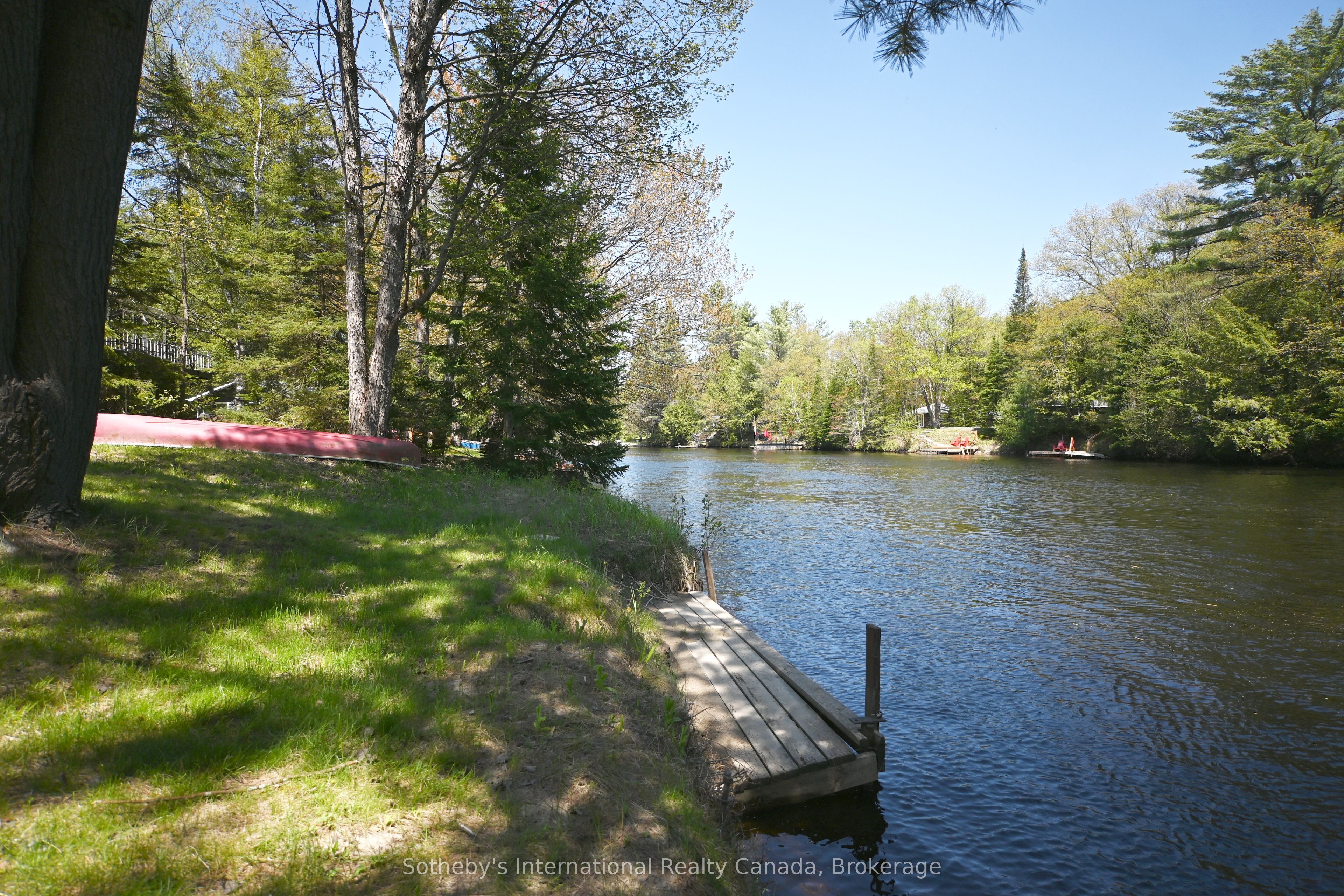 1072 Holiday Park Drive, Bracebridge, ON P1L 1W9 photo 2