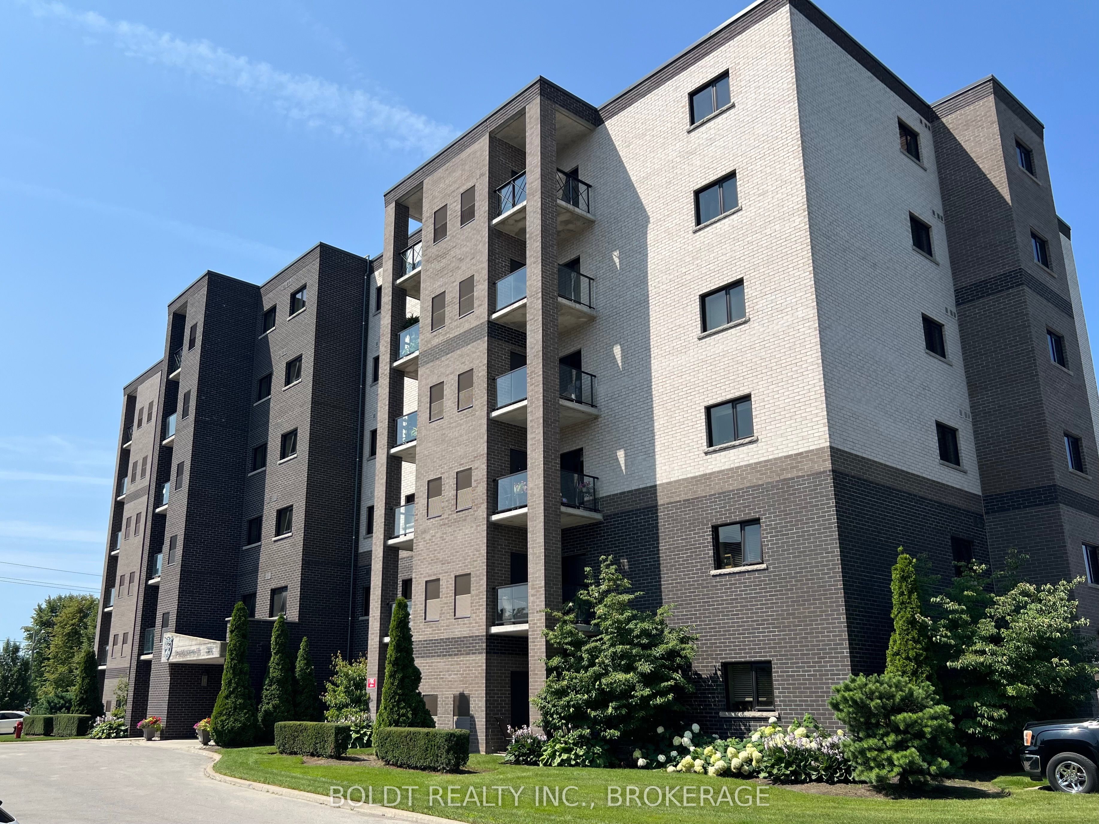 5837 Dunn Street 207, Niagara Falls, ON L2G 0X7 photo 5