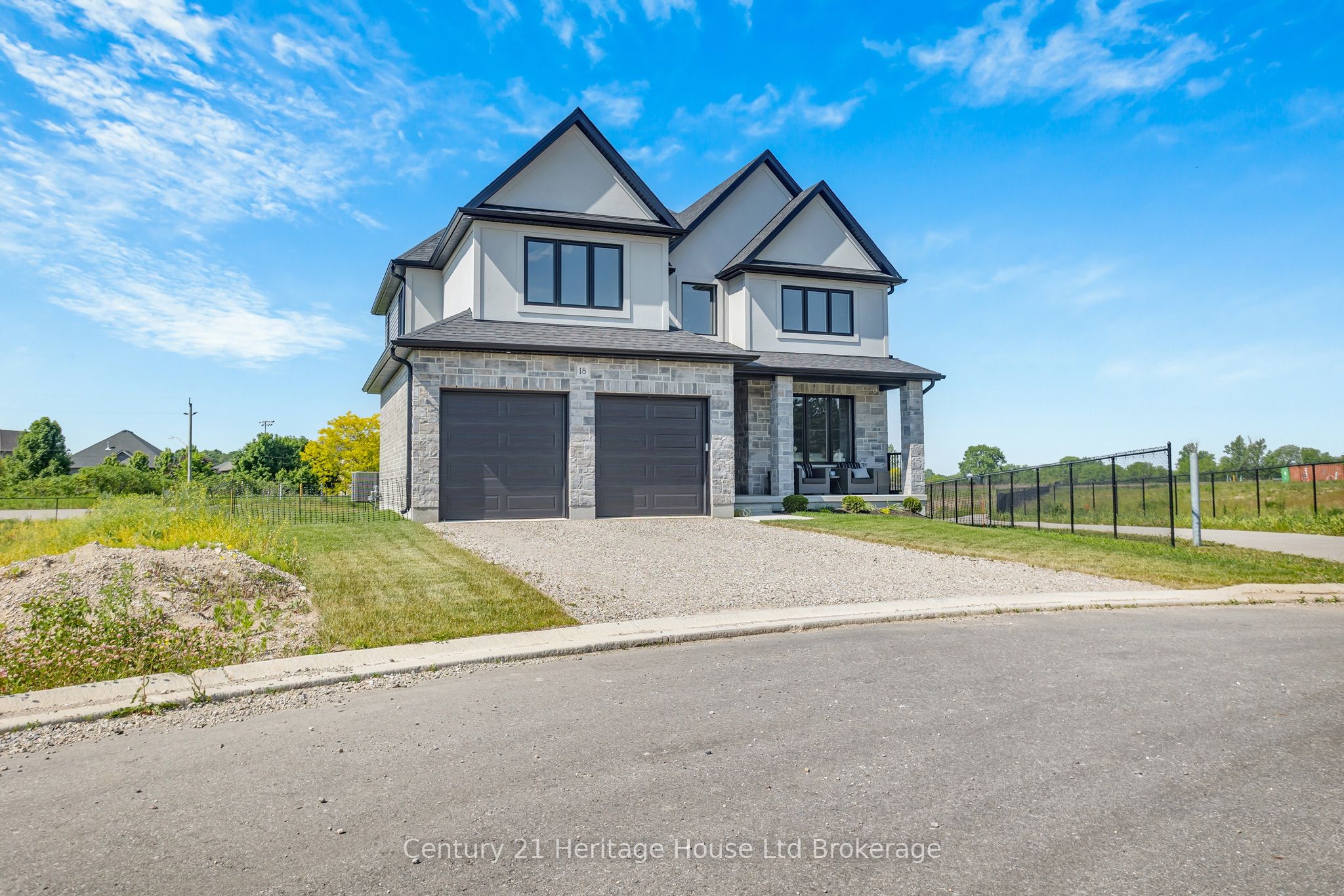 18 Thompson Court, Tillsonburg, ON N4G 0G3 photo 4