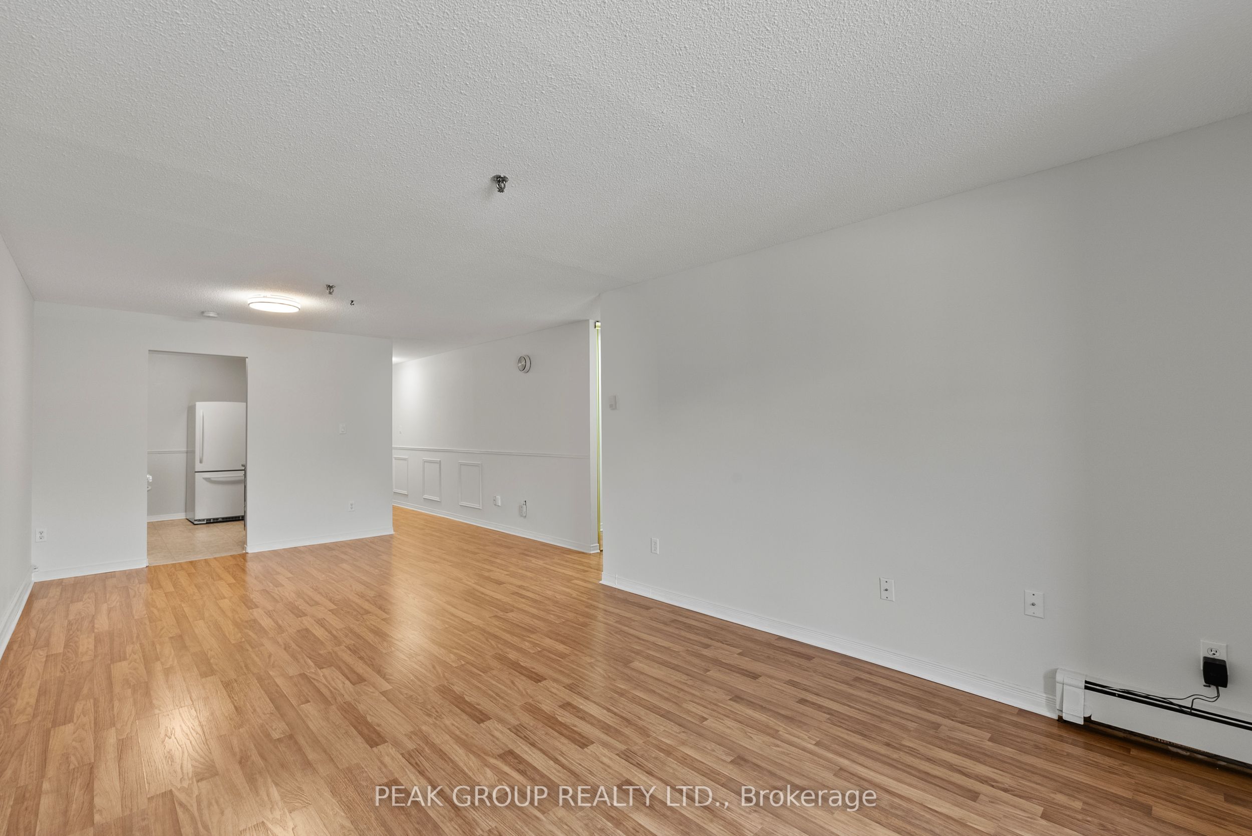 3955 Portage Road 205, Niagara Falls, ON L2J 3W2 photo 3