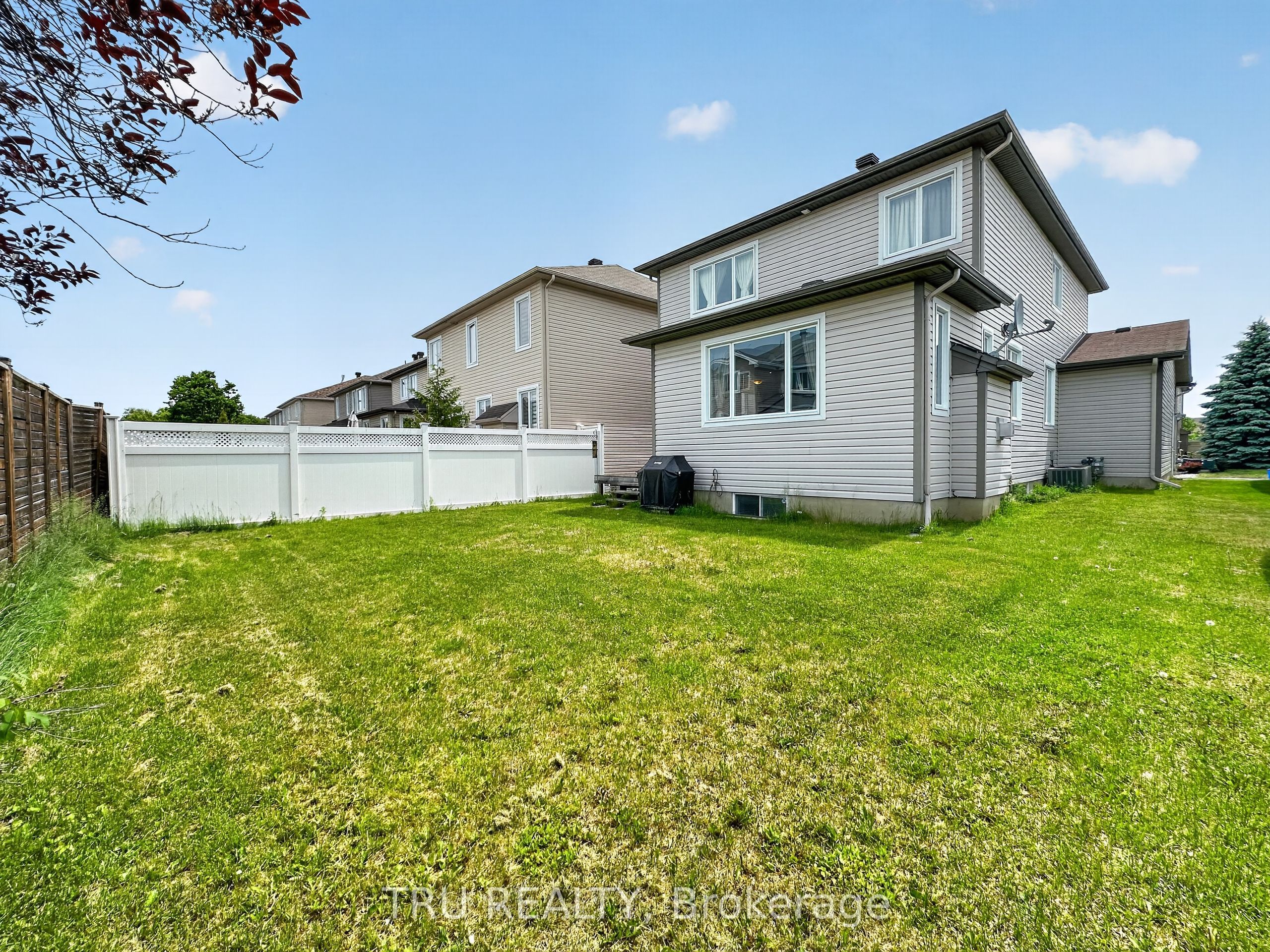 200 Celtic Ridge Crescent, Kanata, ON K2W 0C1 photo 2