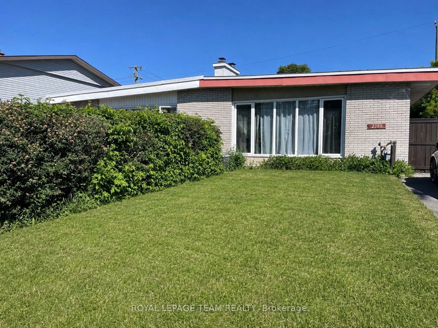 2383 Walkley Road, Elmvale Acres and Area, ON K1G 3H1