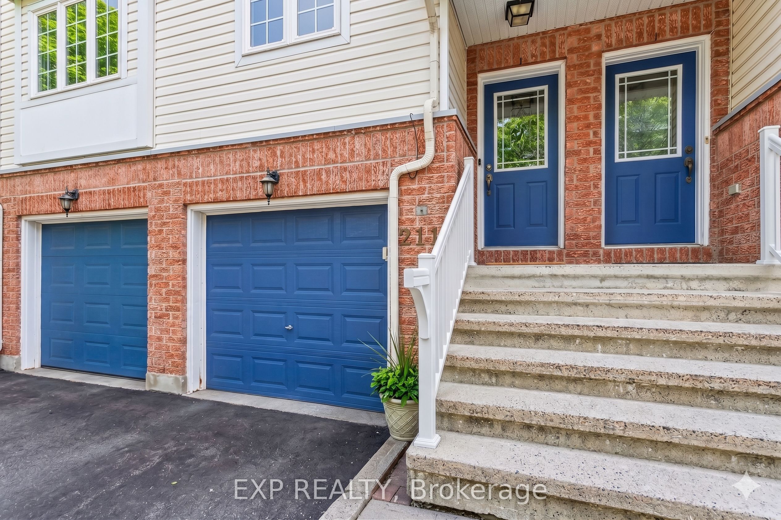 211 Gershwin Private, Bells Corners and South to Fallowfield, ON K2H 1G6 photo 3