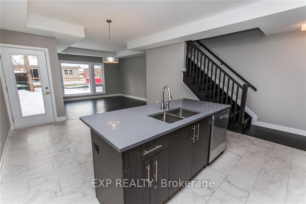 548 Guy Street, Overbrook - Castleheights and Area, ON K1K 1B9 photo 3