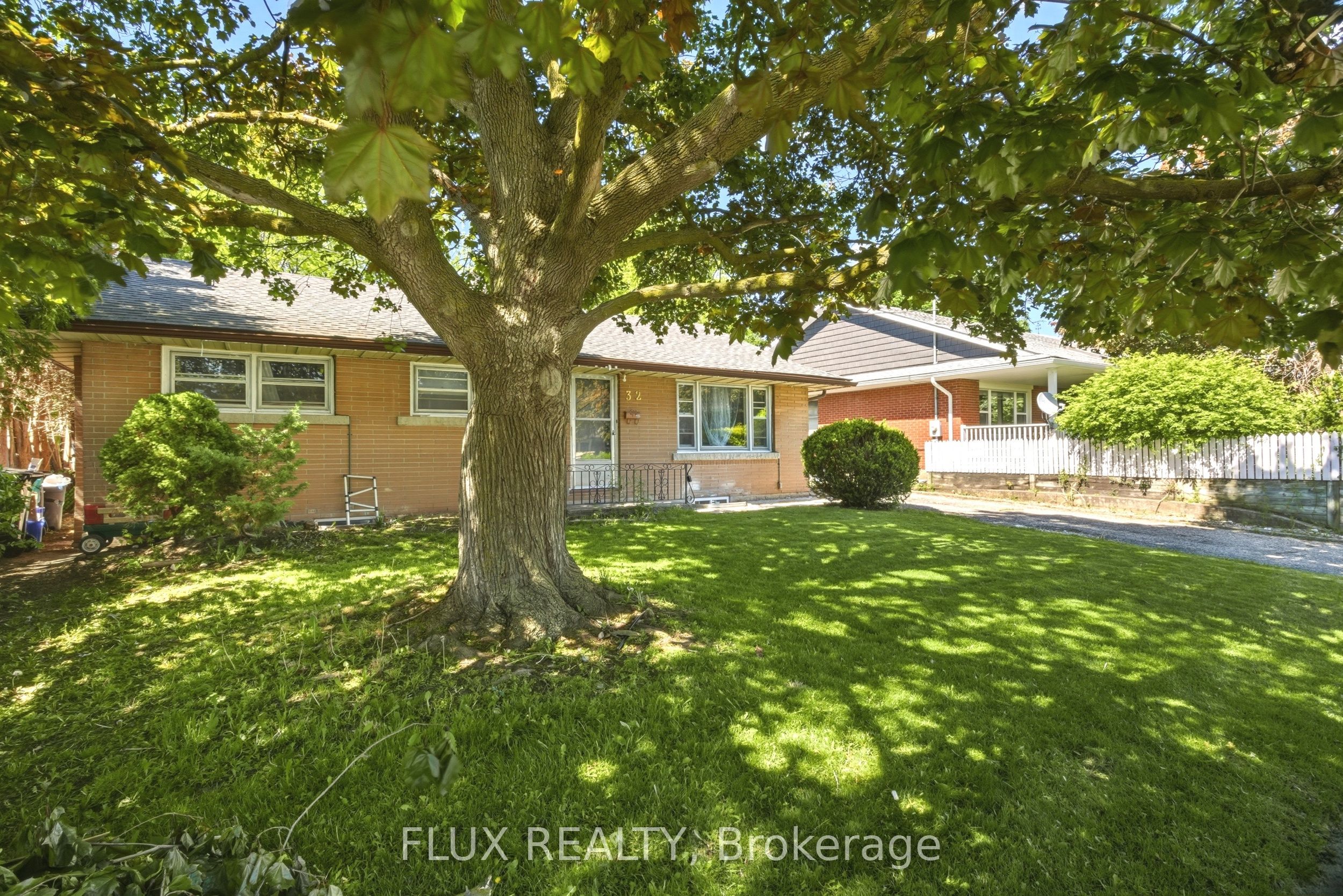 32 Close Avenue, Cambridge, ON N1R 2R6 photo 3
