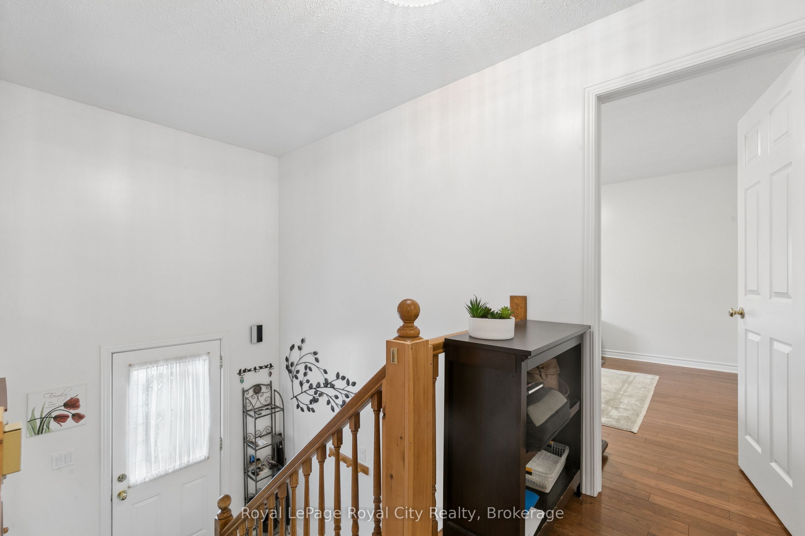 406 Ironwood Road, Guelph, ON N1G 3N8 photo 4