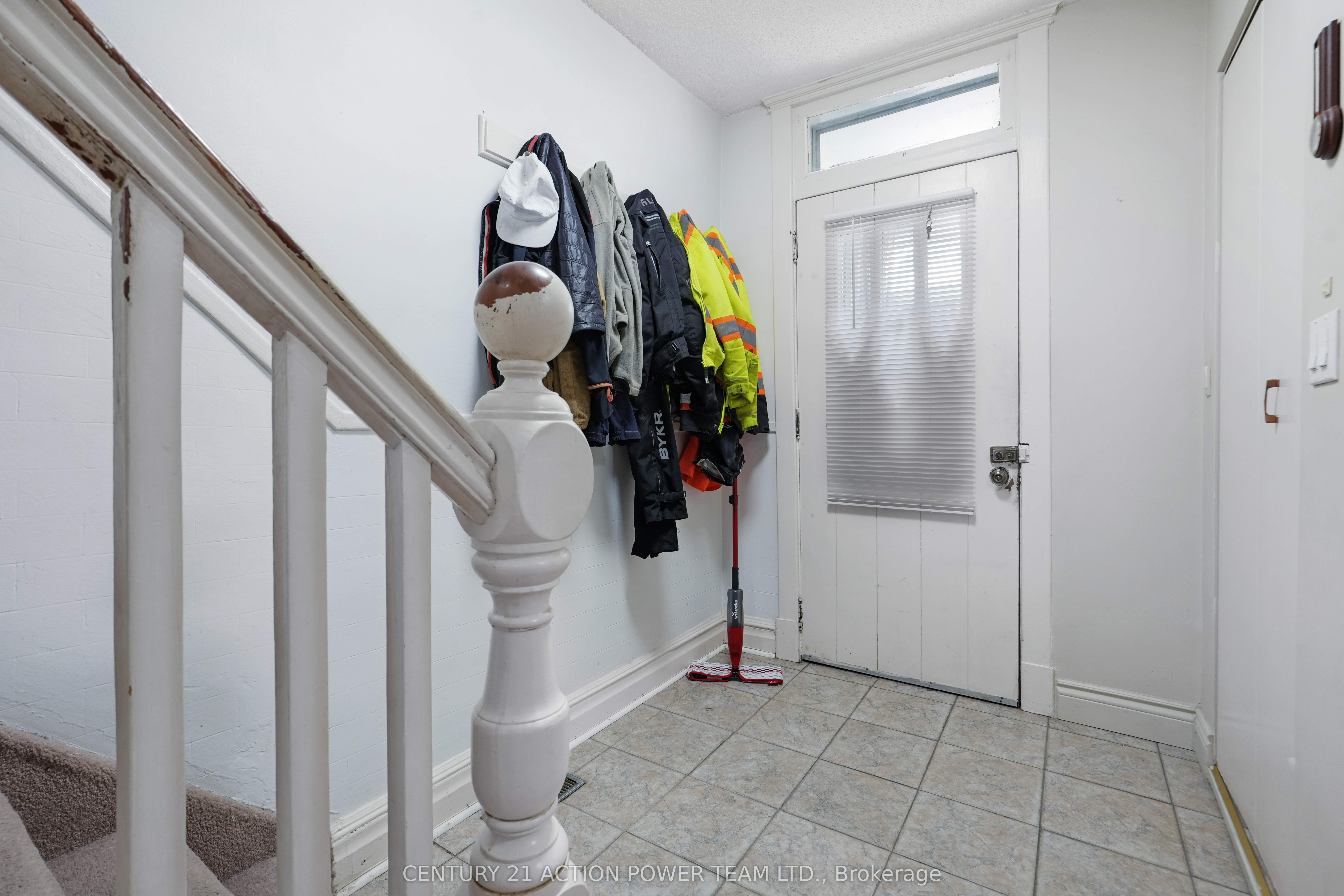 222 Montfort Street, Vanier and Kingsview Park, ON K1L 5P4 photo 4