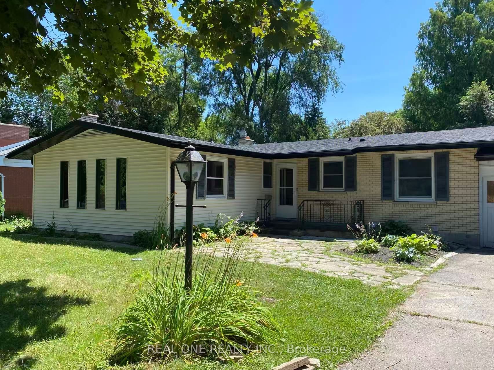 566 Middlewoods Drive, London North, ON N6G 1W4 photo 3