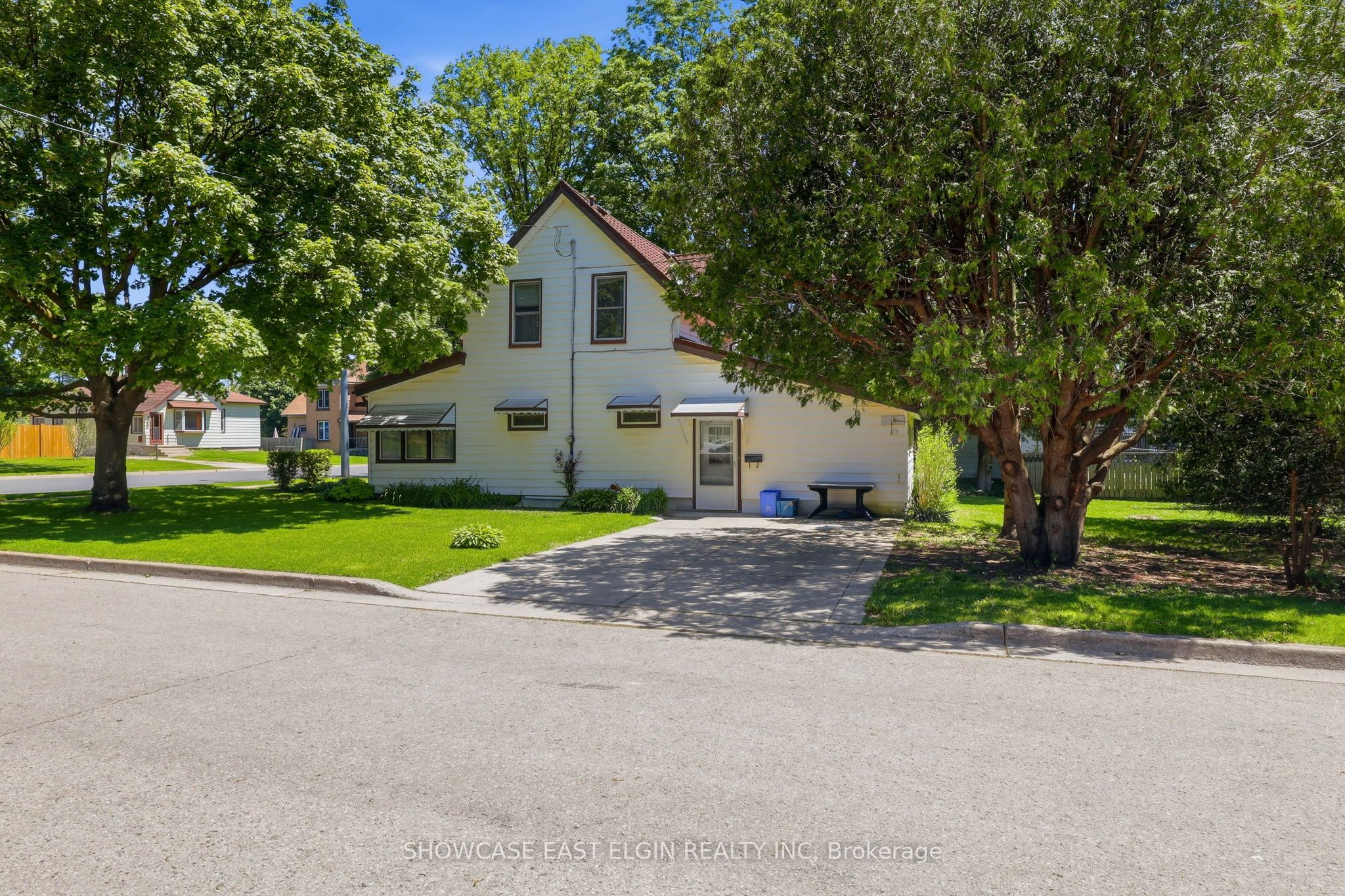 212 Sydenham Street E, Aylmer, ON N5H 1L9 photo 2