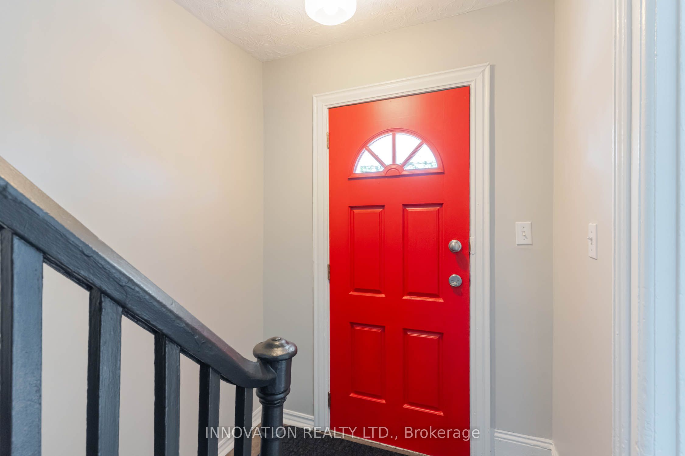 106 James Street E, Brockville, ON K6V 1K8 photo 3
