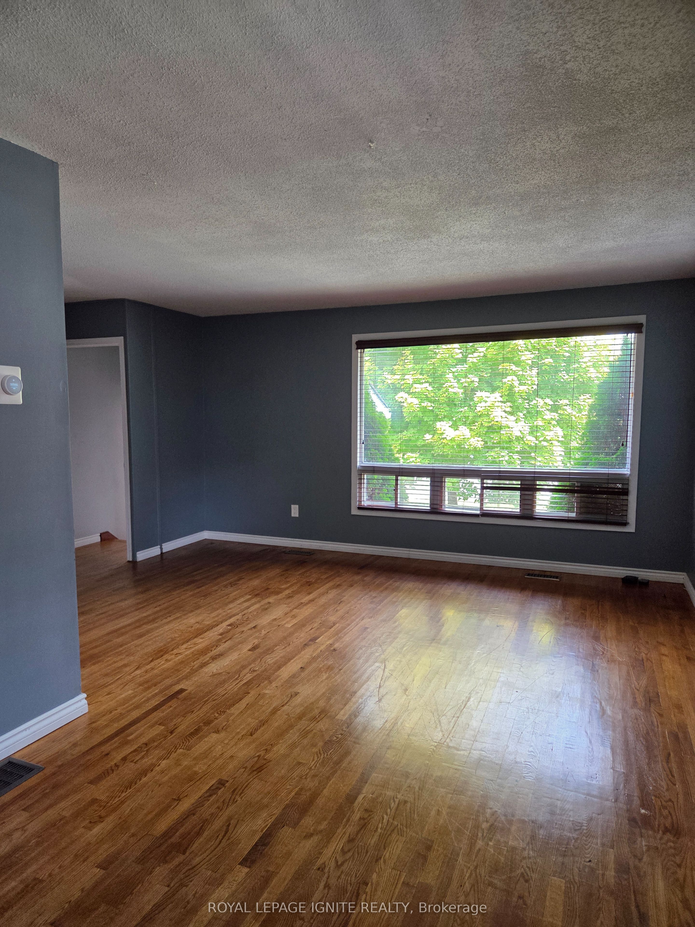 947 Southlawn Drive, Peterborough, ON K9J 1E9 photo 3